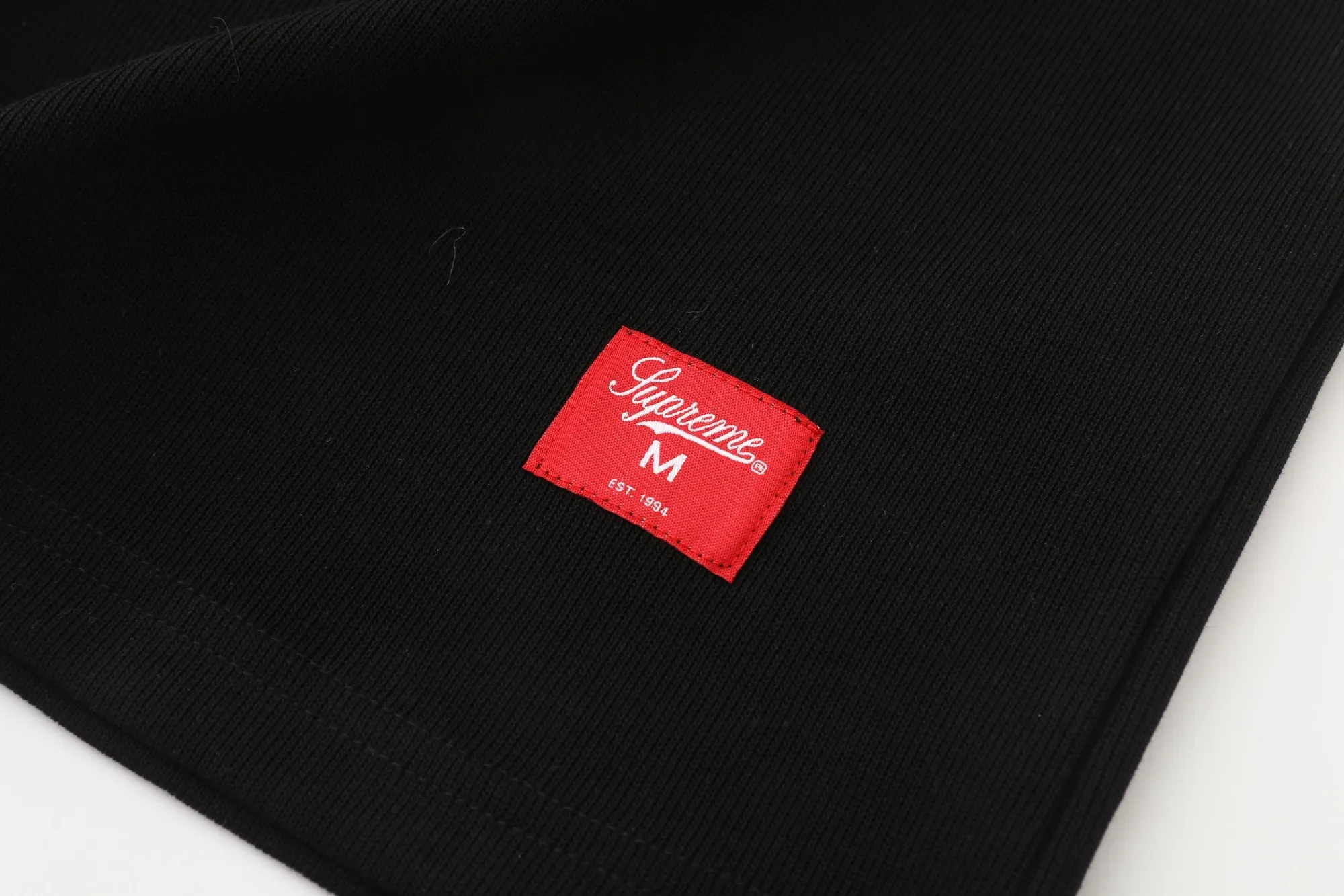 S626💰p220 Supreme SS25 WEEK8 Split S/S Football Top patchwork pattern ribbed round neck short-sleeved American trendy football jersey for men and women. Original purchase and development! The color matching thread is customized at 1:1, and the accessories and details are all in place!  Color: Black Green Size: S M L