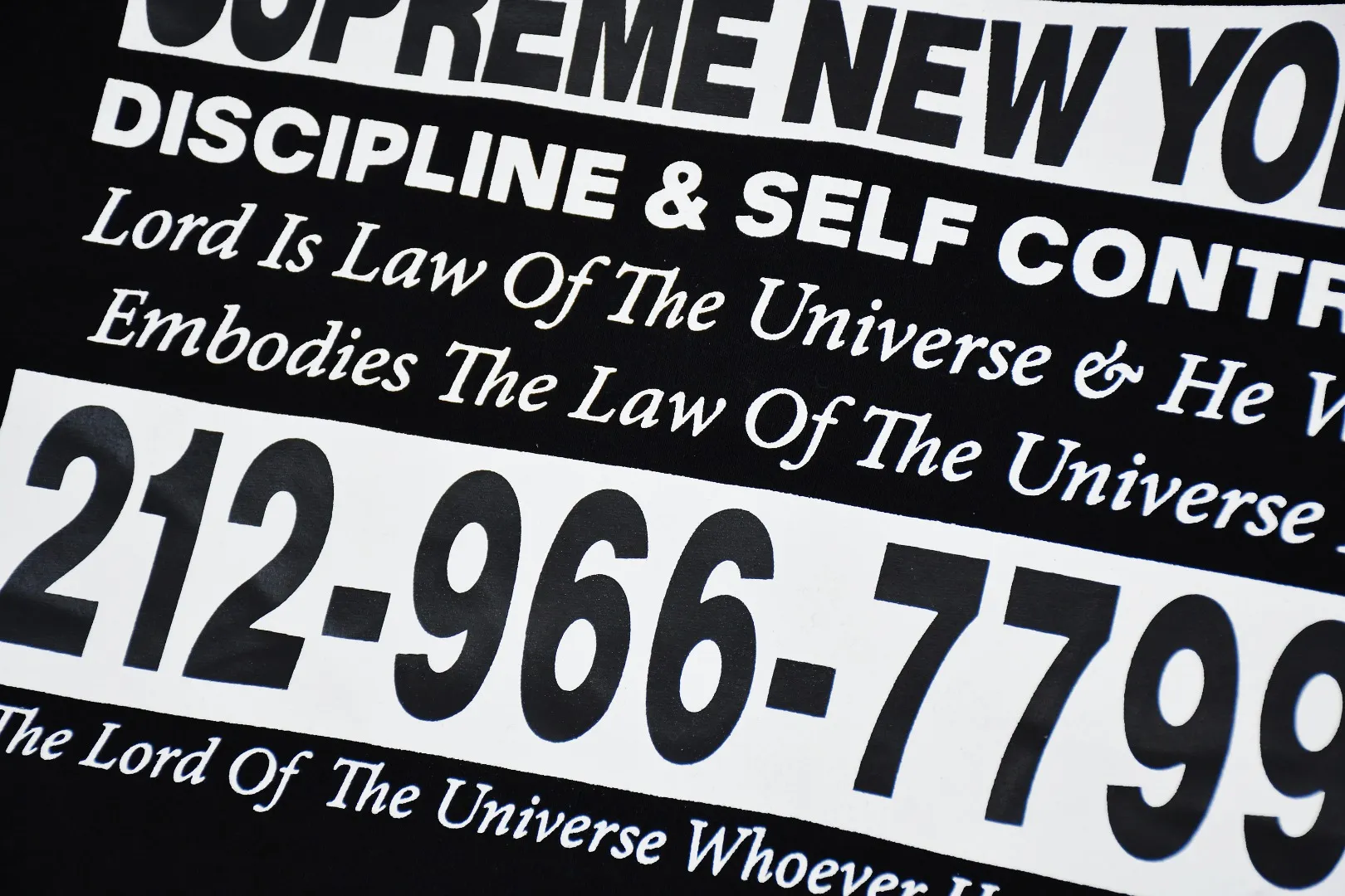 S562💰p320 Top version Supreme 24FW ON GOD HOODED SWEATSHIRT hooded sweatshirt with letter print on the back. For those of us who focus on top Sup products, this sweatshirt is naturally available. ZP testing, custom weaving and dyeing, pure cotton 450G fleece main fabric Printing uses thermoset ink printing, also known as plastic ink, or self-adhesive ink. Its ingredients are: mainly composed of polyvinyl chloride (PVC) and phthalates. PVC and phthalates, color fixing agents, stabilizers, and thickeners are mixed to form thermoset ink. It is not the digital direct printing advertised on the market. The printing texture of thermoset ink is something that cannot be achieved by digital direct printing. Customized ZP co-branding Main label/wash label/hangtag/packaging bag (equipped with extra-large thickened handbag) There is a high probability of passing the inspection version. If you put the original packaging picture together, there is a high chance that it will pass. Size: S-XL