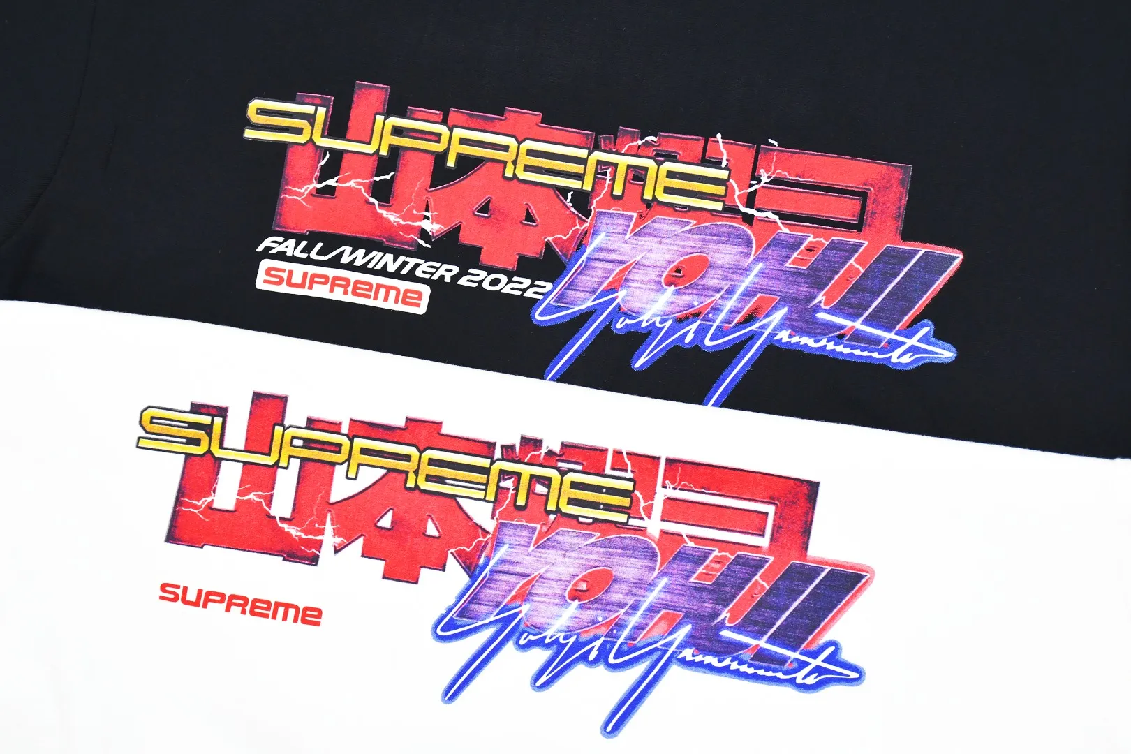 S252💰p140 Supreme 22FW Yohji Yamamoto Tekken Tee Yamamoto Yohji co-branded short-sleeved T-shirt. Refuse to look at pictures to make goods. Refuse to compare wrong versions. Use cylindrical seamless technology (original technology, there are no stitched bones on the side of the clothes, key points of identification) The fabrics are all custom-woven and dyed, 280g weight, 100% cotton, cylindrical fabric. Cylindrical fabric is a knitted fabric woven with a cylinder loom. The needles are distributed in a cylindrical shape on the fuselage. The gray fabric is a large cylinder, which needs to be opened and shaped before it can be used further. There are no slits on the side of the clothes, so there is no washing label on the side of ordinary short-sleeves. There is only one collar label behind the neck. The printing uses thermosetting ink printing imported from Belgium, also known as plastic ink, or self-adhesive ink. Its ingredients are: mainly composed of polyvinyl chloride (PVC) and phthalates, including PVC and phthalates, fixing agents, stabilizers The thermosetting ink is composed of a mixture of agents and thickeners, which is not the digital direct printing marketed on the market. The printing texture of thermosetting ink is unachievable by digital direct printing. The collar label has a watermark anti-counterfeiting effect, a real anti-counterfeiting layer, a version with a high probability of passing the inspection, and a high probability of passing the original packaging picture. Size：S-XL