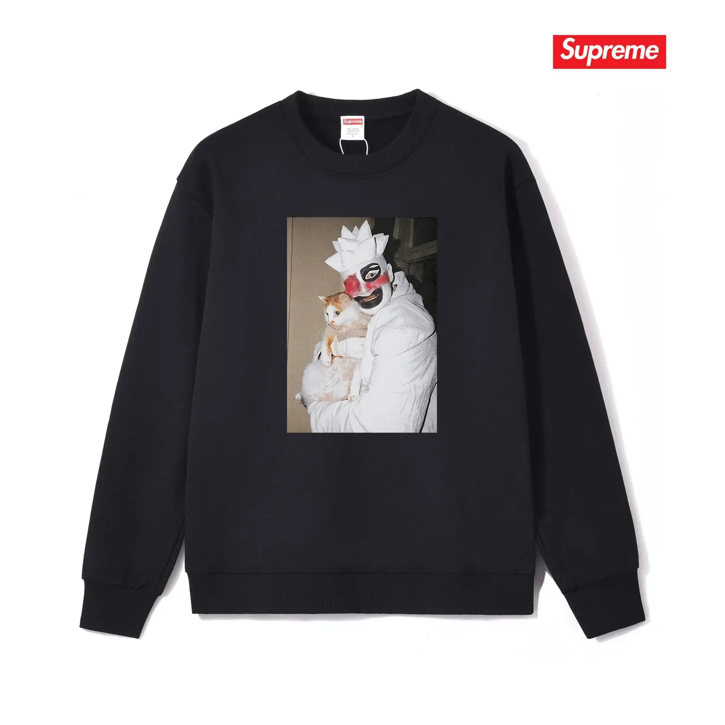 Style No. S1128 #terryp150💰Fleece 160💰Supreme weird artist co-branded clown hugging kitten round neck sweatshirt Made of 400 grams of large terry (drop shoulder large version) fabric, soft texture and no pilling Imported environmentally friendly printing glue The pattern is bright and three-dimensional Quality💥Same style for men and women The upper body is trendy Color: black white gray Size: S M L XL XXL