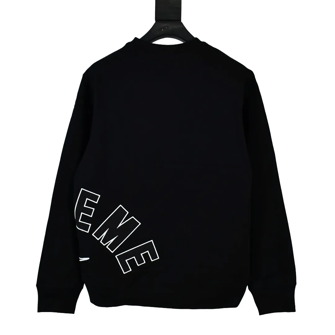 🅿️290 S252 top version Supreme Nike Arc Crewneck co-branded embroidered fleece round neck sweatshirt. For those of us who focus on top Supreme, this sweatshirt is naturally available at our fingertips. ZP purchase and pattern making operation 1. Fabric: ZP testing, custom weaving and dyeing, pure cotton 460G plus velvet main fabric, horizontal cutting, side stitching 520G 2X2 thread 2. Embroidery: embroidery equipment Behringer BEKS-Y924 machine is used (a level higher than Tajima embroidery machine). The thickness, saturation and size of the embroidery are all consistent. 3. Sewing process: Four-needle and six-thread boneless splicing technology is used in twelve places on the whole garment. Processed by a senior foreign trade factory (cannot be done by ordinary factories) 4. Hem and cuffs: all use 520G non-elastic threads (low-end goods use elastic threads, causing the hem and cuffs to appear wavy) 5. Customized ZP main label/wash label/tag/packaging bag (equipped with extra large thickened handbag) Size: S~XL