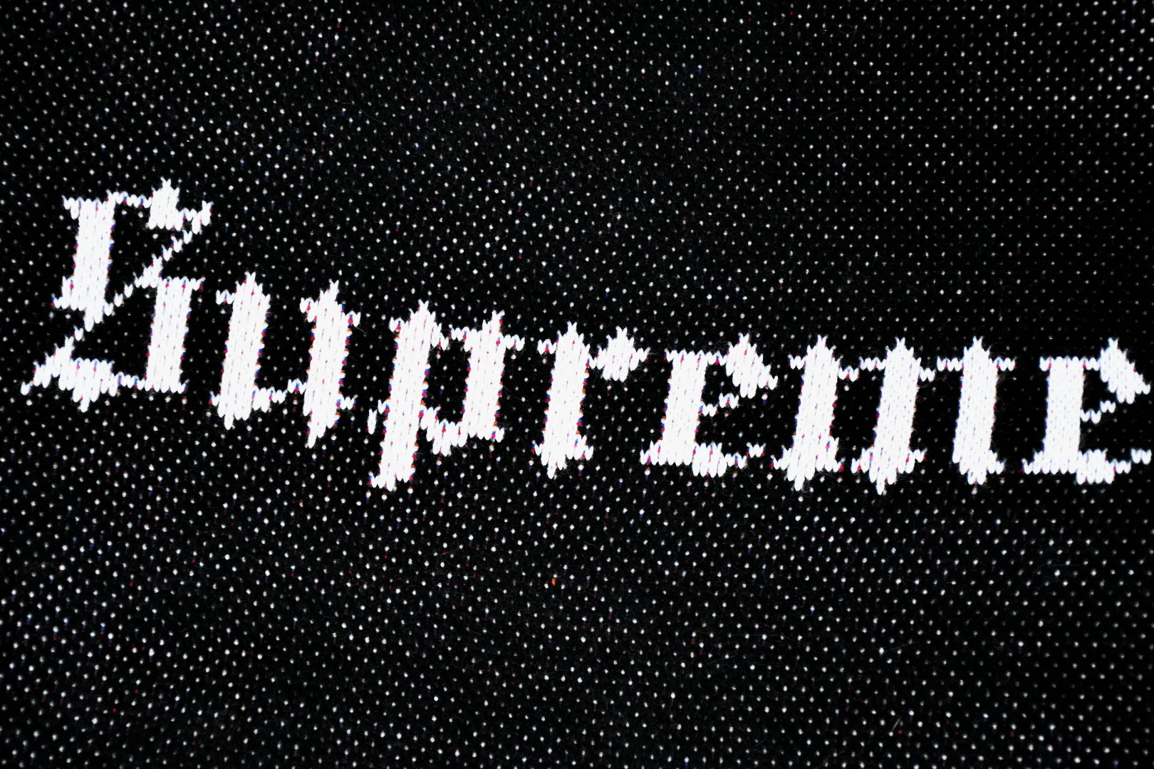 S584💰p350 Top version Supreme 24FW Snow White Snow White fairy tale sweater OS version Same style for men and women Customized YB texture wash mark Wool material: 1/13 wool Weaving method: sesame dot jacquard Number of needles: multi-gauge Machine: German STOLL computerized flat knitting machine Size: S~XL Color: black white