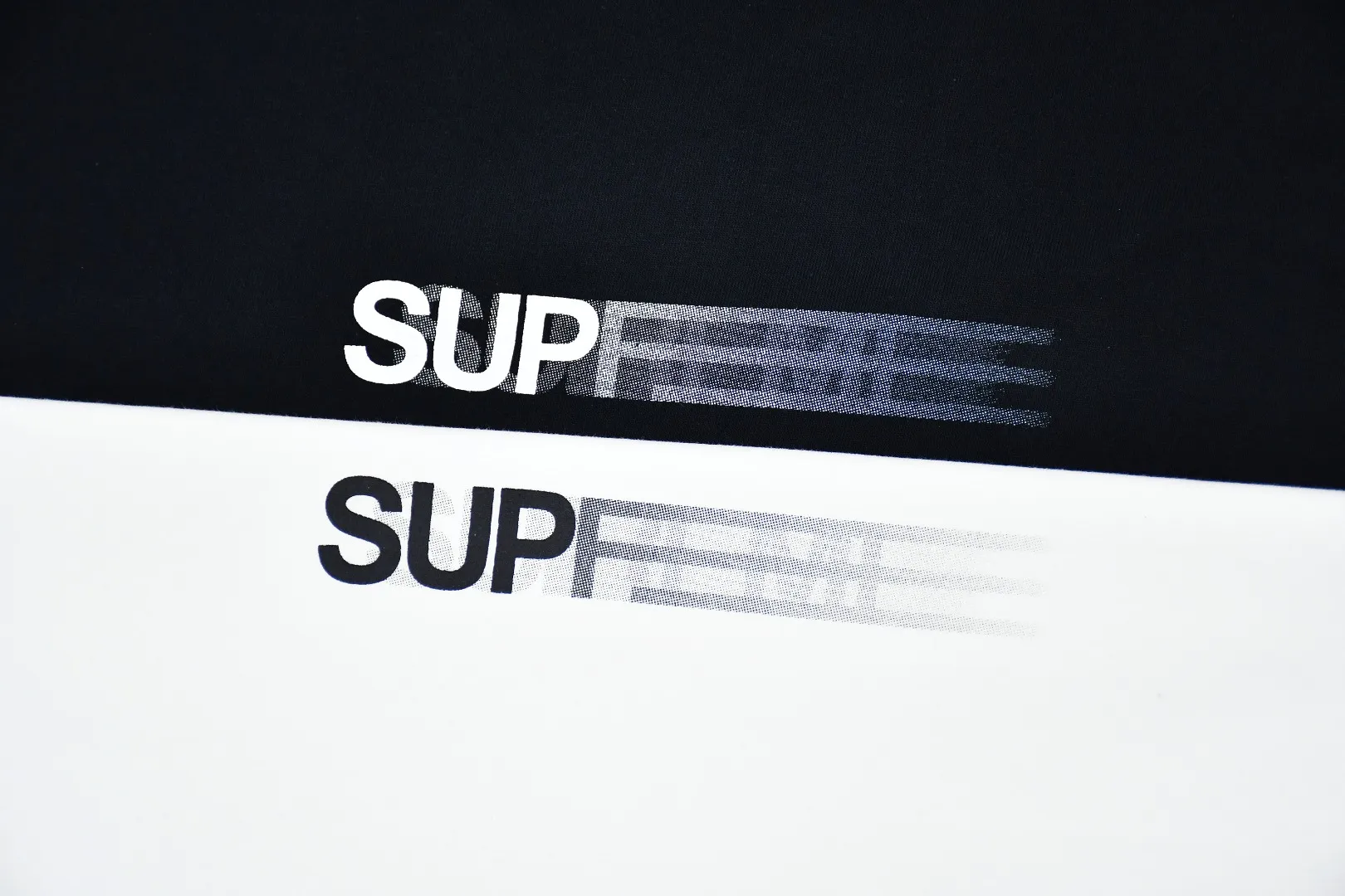 S326💰p130 Top version Supreme 23SS MOTION LOGO phantom LOGO short-sleeved T-shirt. Refuse to look at pictures to make products. Refuse to compare with wrong versions. Use cylindrical seamless technology (original technology. There are no stitched bones on the side of the clothes. Key points of identification) The fabrics are all custom-woven and dyed, 280g weight, 100% cotton, cylindrical fabric. Cylindrical fabric is a knitted fabric woven with a cylinder loom. The needles are distributed in a cylindrical shape on the fuselage. The gray fabric is a large cylinder, which needs to be opened and shaped before it can be used further. There are no slits on the side of the clothes, so there is no washing label on the side of ordinary short-sleeves. There is only one collar label behind the neck. The printing uses thermosetting ink printing imported from Belgium (different from conventional heat transfer printing), also known as plastic ink, or self-adhesive ink. Its ingredients are: mainly composed of polyvinyl chloride (PVC) and phthalates. PVC and phthalates, solid color The thermosetting ink is composed of a mixture of agents, stabilizers, and thickeners. It is not the digital direct printing marketed on the market. The printing texture of thermosetting ink cannot be achieved by digital direct printing. The collar label has a watermark anti-counterfeiting effect, a real anti-counterfeiting layer, a version with a high probability of passing the inspection, and the original packaging picture has a high probability of passing the test. Size：S-XL