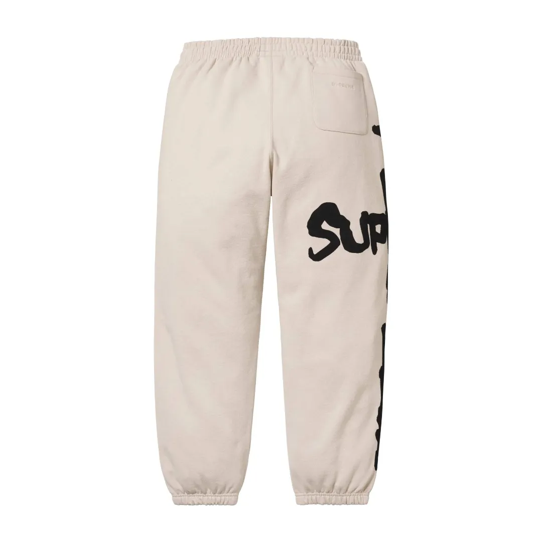 🅿️310 S268 top version SUPREME®/THRASHER® CREWNECK FW24 flame co-branded letter printed plus velvet sweatpants Fabric: ZP assay custom woven and dyed pure cotton 460G plus velvet main fabric horizontal cutting 520G 2X2 thread Printing: Printing uses thermoset ink printing, also known as plastic ink, or self-adhesive ink. Its ingredients are: mainly composed of polyvinyl chloride (PVC) and phthalates. PVC and phthalates, fixatives, stabilizers, and thickeners are mixed to form thermoset ink. It is not the digital direct printing advertised in the market. The printing texture of thermoset ink is unachievable by digital direct printing. Customized ZP Main label/wash label/tag/packaging bag (equipped with extra large thickened handbag) Size: S~XL