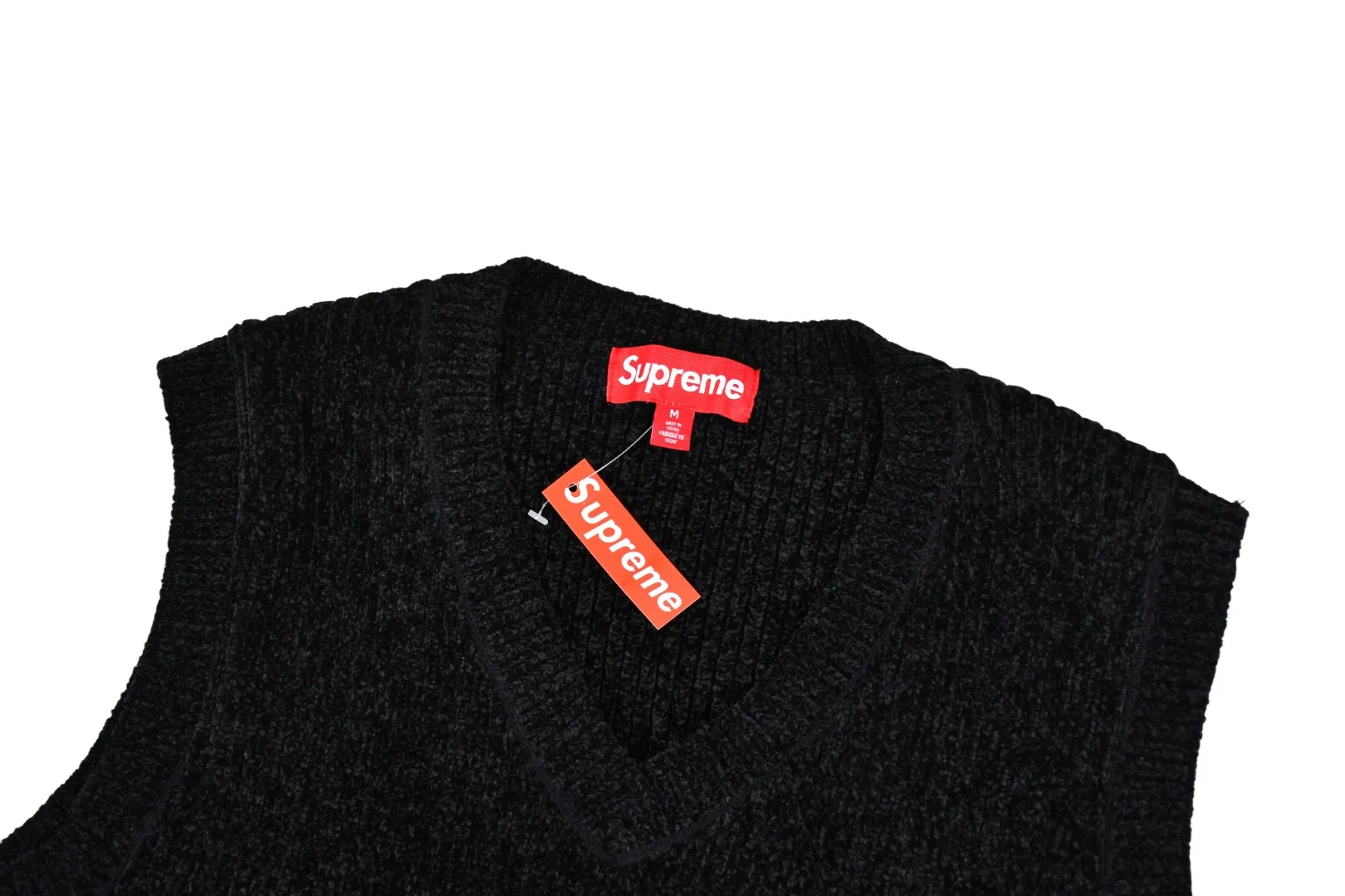 S594💰p260 Top version Supreme 24FW CHENILLE SWEATER VEST Chenille sweater vest OS version Same style for men and women Customized YB texture wash mark Wool: 26 count chenille wool Weaving method: matrix knitting Number of needles: multi-gauge Machine: German STOLL computerized flat knitting machine Size: S~XL Color: black blue