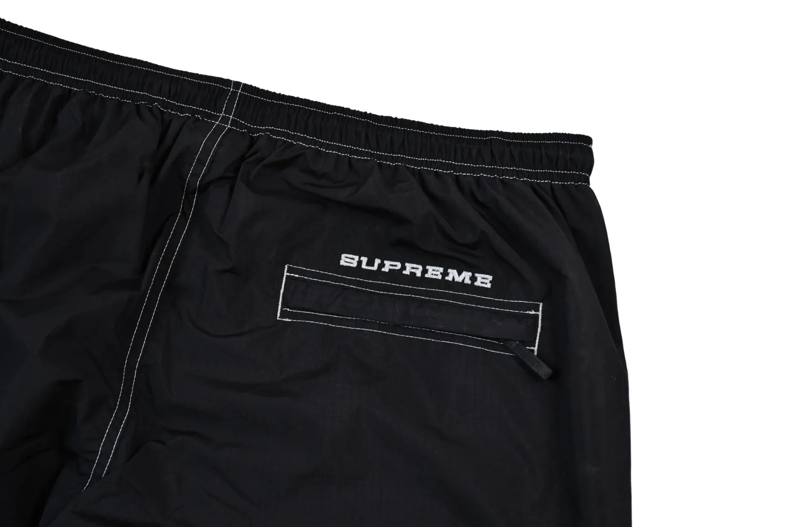 S287 black 💰p360 gradient 💰p440 top version Supreme And the sizes are all ZP consistent. 3. Sewing process: Four needles and six threads are used in 12 places on the whole garment without bone splicing process. Processed by experienced foreign trade factories (ordinary factories cannot do it) 4. Customized ZP main label/wash water label/tag/zipper/packaging bag (equipped with extra large thickened handbag) Color: Black Gradient Size: S/M/L/XL