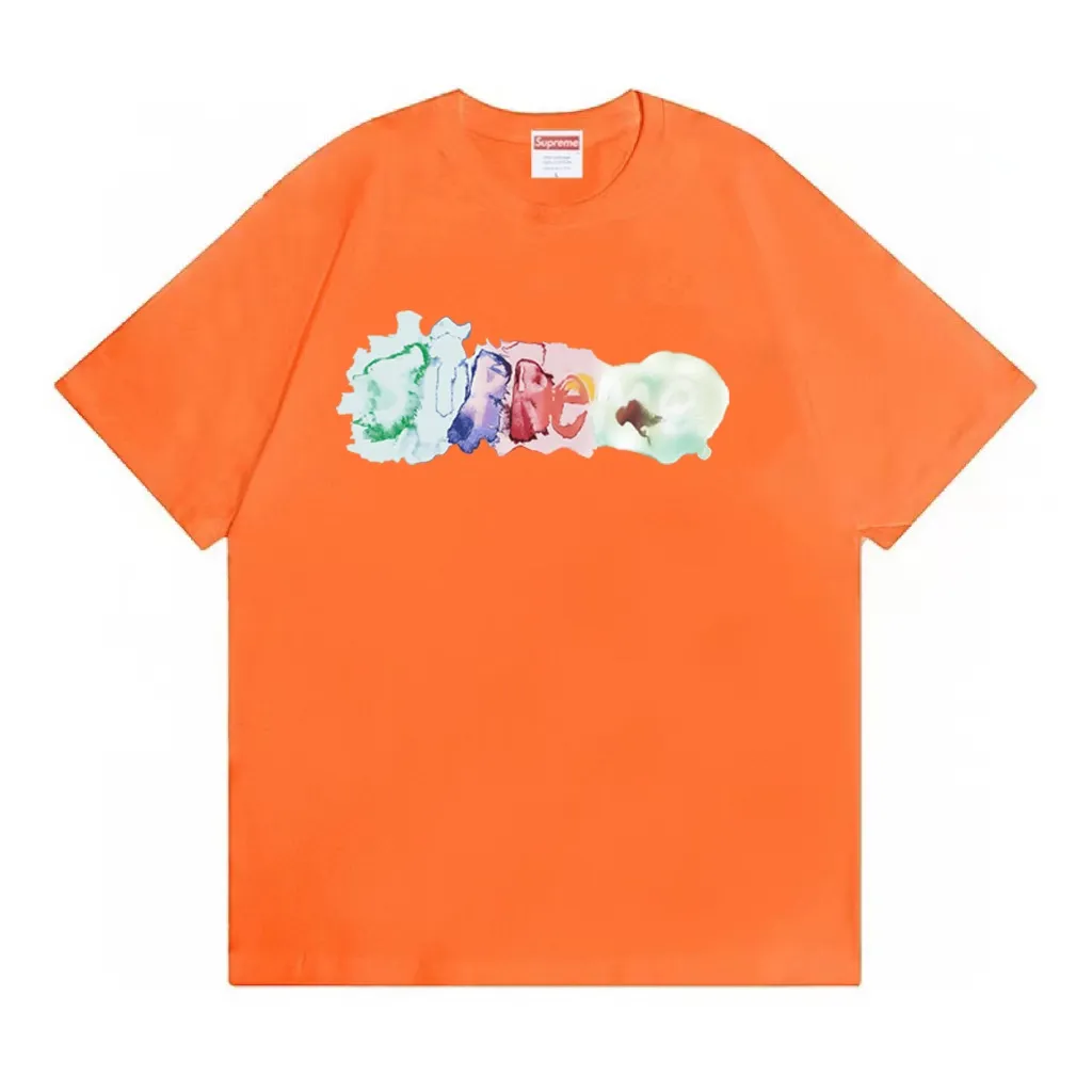 #S99 p110💰 SupremeSS23 Week1 WATERCOLORTEE watercolor logo printing, loose fit, using 260 grams of combed cotton double yarn, all three standards from fabrics to accessories, ZP, imported Matsui company slurry printing will never crack, the whole piece adopts three-needle five-thread technology (neckline-shoulder seam-sleeve seam double line, looks more three-dimensional and textured) consistent with the original version, classic version Feel free to compare zp. The whole piece adopts three-needle five-thread craftsmanship (neckline-shoulder seam-sleeve seam double thread, which looks more three-dimensional and textured). It has the same craftsmanship as the original original, classic version. Color: White, Black, Orange, Yellow, Dark Green. Size: S M L XL XXL