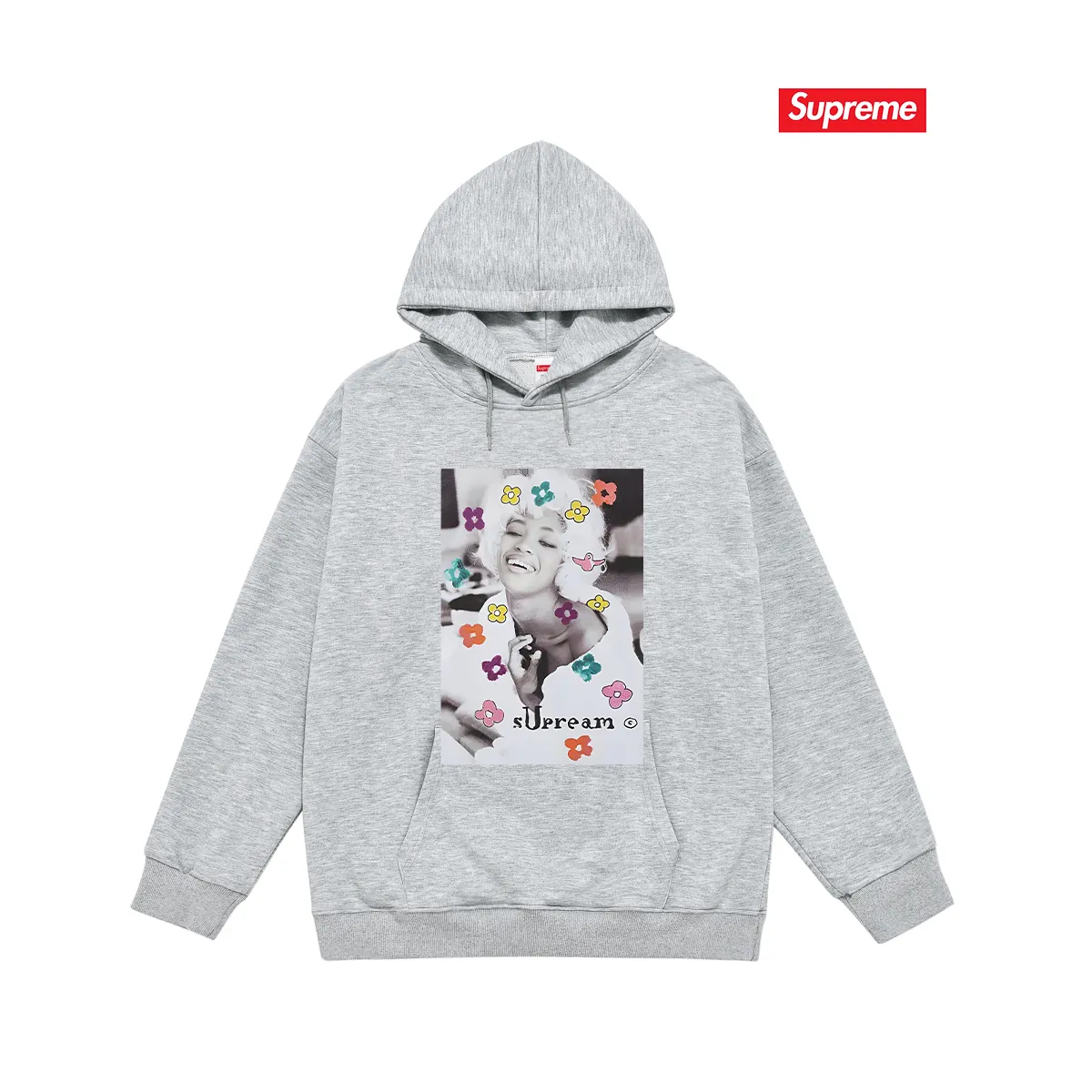 Style No. S2108 #terry P160💰 Velvet P170💰 Supreme Week1 Naomi Tee character print hooded sweatshirt Made of 400g large terry 430g silver fox velvet (drop shoulder large version) fabric, soft texture and no pilling Imported environmentally friendly printing glue The pattern is bright and three-dimensional Quality 💥Same style for men and women The upper body is trendy Color: black white gray Size: S M L XL XXL