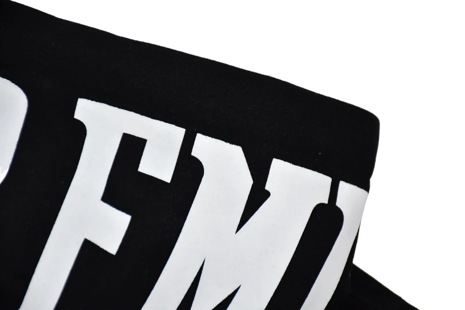 S560💰p320 Top version Supreme 24FW WARM Up Hooded Sweatshirt Hat printed hooded sweatshirt For those of us who focus on top Sup products, this sweatshirt is naturally available ZP testing Custom weaving and dyeing Pure cotton 450G fleece main fabric Printing uses thermoset ink printing, also known as plastic ink, or self-adhesive ink. Its ingredients are: mainly composed of polyvinyl chloride (PVC) and phthalates. PVC and phthalates, color fixing agents, stabilizers, and thickeners are mixed to form thermoset ink. It is not the digital direct printing advertised on the market. The printing texture of thermoset ink is something that cannot be achieved by digital direct printing. Customized ZP co-branding Main label/wash label/hangtag/packaging bag (equipped with extra-large thickened handbag) There is a high probability of passing the inspection version. If you put the original packaging picture together, there is a high chance that it will pass. Size: S-XL
