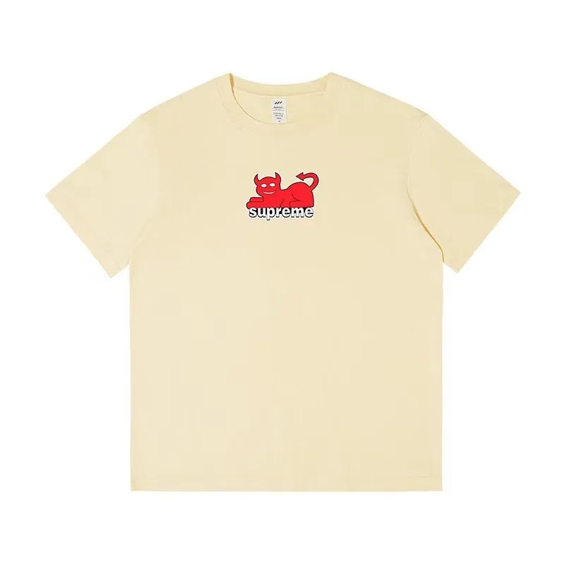 S146 P110 24SS TOY MACHINE DEVIL CAT TEE New Little Devil Cat short-sleeved T-shirt summer top. Loose fit. Made of 260g combed cotton double yarn. All three standards are complete from fabric to accessories. ZP. Imported Matsui company slurry printing will never crack. The whole piece adopts three-needle five-thread technology. The neckline-shoulder seam-sleeve seam is double-lined, which looks more three-dimensional and textured.) The same process as the original version, classic version Feel free to compare zp. The whole piece adopts three-needle five-thread craftsmanship (neckline-shoulder seam-sleeve seam double thread, which looks more three-dimensional and textured). It has the same craftsmanship as the original original, classic version. Color: black, white, pink, apricot. Size: S M L XL XXL