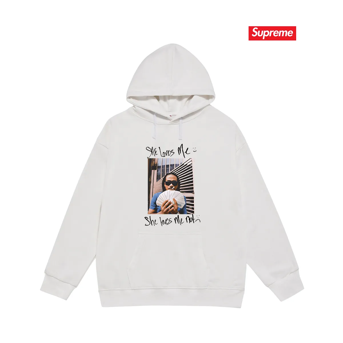 Style No. S2140 #terry P160💰 Velvet P170💰 SS25 Sup She loves me printed hooded sweatshirt. Made of 400g large terry 430g silver fox velvet (drop shoulder large version) fabric. The texture is soft and non-pilling. Imported environmentally friendly printing glue. The pattern is bright and three-dimensional. Quality 💥Same style for men and women. The upper body is trendy. Color: black white gray Size: S M L XL XXL