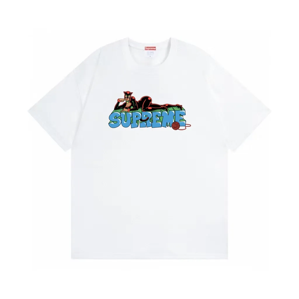 #S101 p110💰 Supreme FW22 Week1Catwoman Tee letter pattern printing, loose fit, using 260 grams of combed cotton double yarn, all three standards from fabrics to accessories, ZP, imported Matsui company slurry printing will not crack, the whole piece is made of three-needle five-thread technology (neckline-shoulder seam-sleeve seam double line, looks more three-dimensional and textured) consistent with the original version, classic version Feel free to compare zp The whole piece adopts three-needle five-thread craftsmanship (neckline-shoulder seam-sleeve seam double thread, which looks more three-dimensional and textured) and the same craftsmanship as the original original, classic version Color: White Black Gray Brown Dark Green Red Size: S M L XL XXL