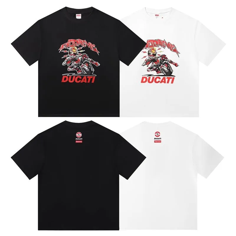 S135 P110💰 Supreme Ducati co-branded motorcycle letter print American high street loose round neck short-sleeved summer T-shirt for men and women. Loose fit. Made of 260 grams of combed cotton double yarn. All three standards are complete from fabrics to accessories. ZP. Imported Matsui company slurry printing will never crack. The whole piece adopts three-needle five-thread process. The neckline-shoulder seam-sleeve seam is double-lined, which looks more three-dimensional and textured.) The same process as the original version, classic version Feel free to compare zp. The whole piece adopts three-needle five-thread craftsmanship. The neckline-shoulder seam-sleeve seam is double-threaded, which looks more three-dimensional and textured.) It has the same craftsmanship as the original original, classic version. Color: Black White Size: S M L XL XXL