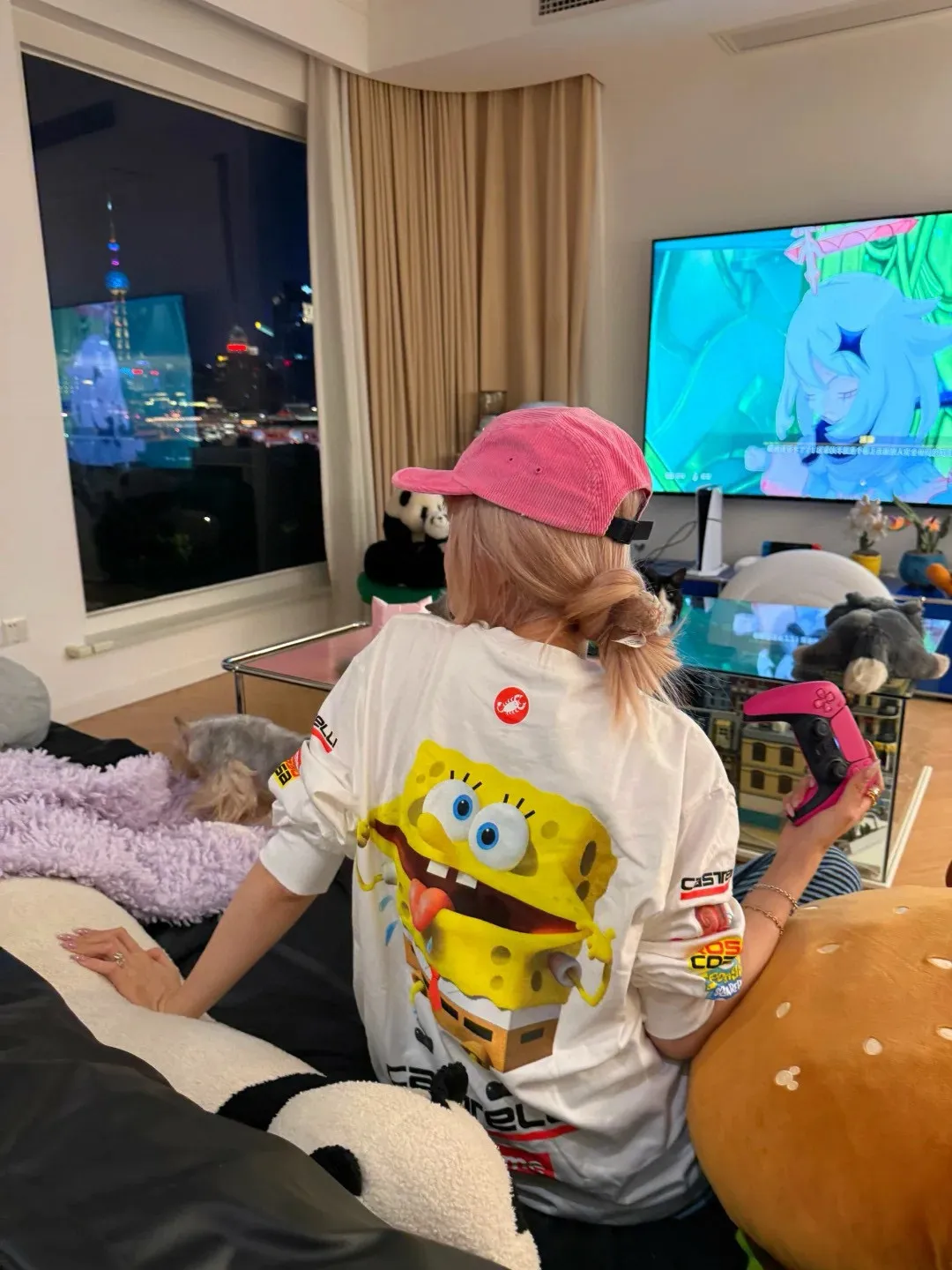 🅿️280 S293 Supreme x SPONGEBOB SQUAREPANTS Spongebob x CASTELLI joint model SS25 WEEK11 Racing L/S Tee Spongebob funny printed pattern round neck long-sleeved T-shirt Unisex 260g pure cotton material Super cute large print Very popular color Color: black white Size: S M L XL (175 140 wear M) Length: 69 71 73 76 Bust: 114 118 122 126 Sleeve length: 62 63 64 65