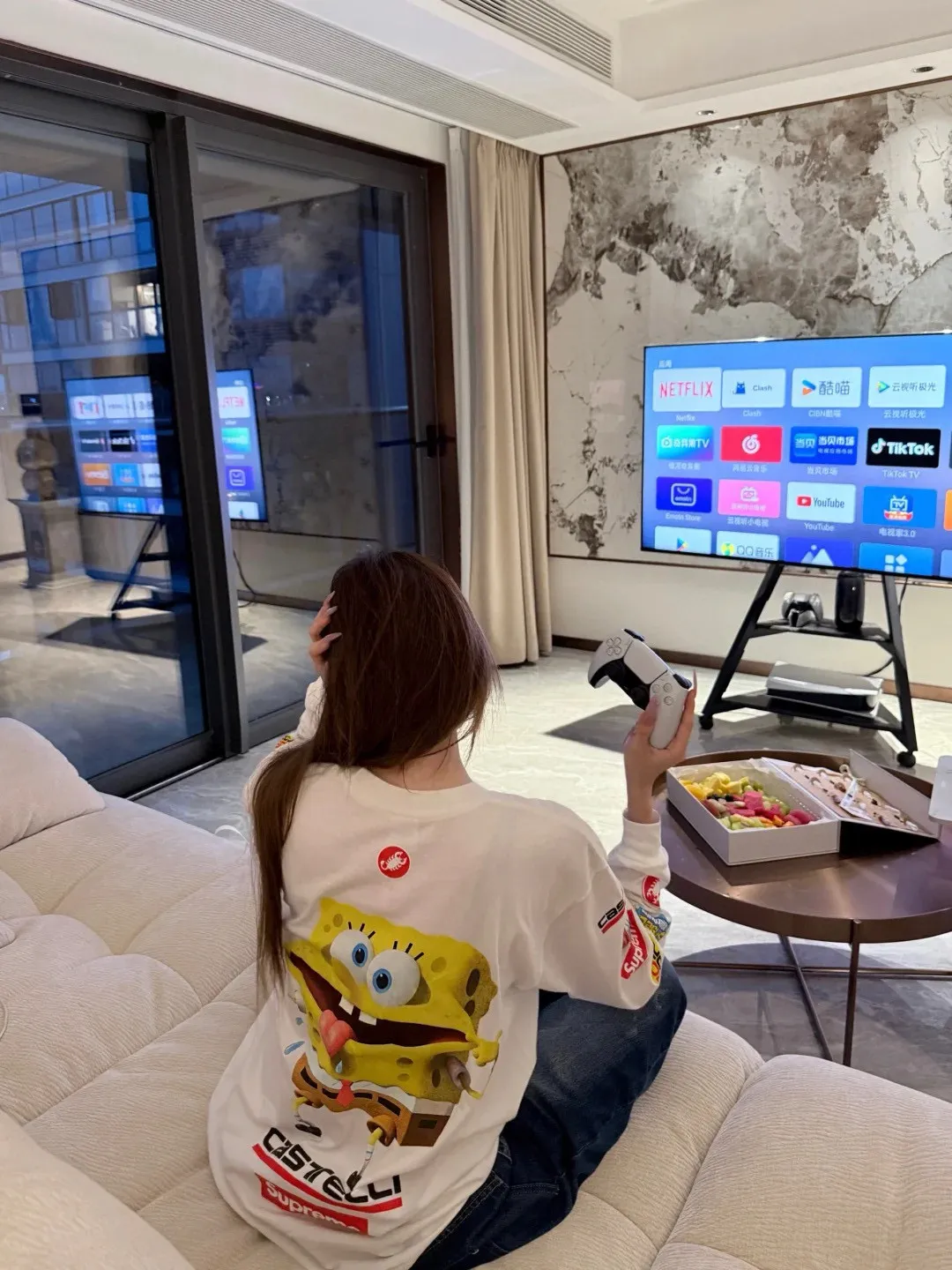 🅿️280 S293 Supreme x SPONGEBOB SQUAREPANTS Spongebob x CASTELLI joint model SS25 WEEK11 Racing L/S Tee Spongebob funny printed pattern round neck long-sleeved T-shirt Unisex 260g pure cotton material Super cute large print Very popular color Color: black white Size: S M L XL (175 140 wear M) Length: 69 71 73 76 Bust: 114 118 122 126 Sleeve length: 62 63 64 65