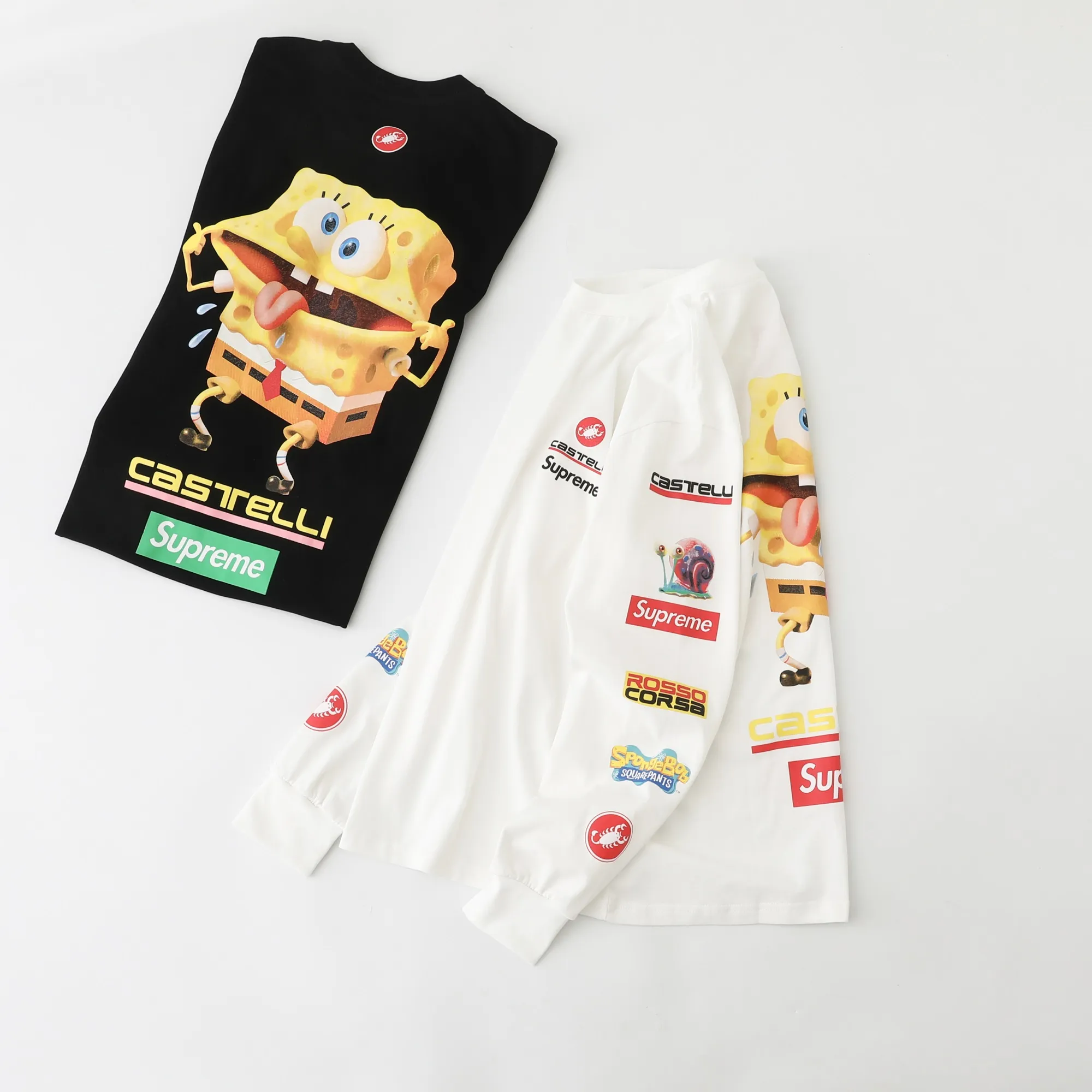 🅿️280 S293 Supreme x SPONGEBOB SQUAREPANTS Spongebob x CASTELLI joint model SS25 WEEK11 Racing L/S Tee Spongebob funny printed pattern round neck long-sleeved T-shirt Unisex 260g pure cotton material Super cute large print Very popular color Color: black white Size: S M L XL (175 140 wear M) Length: 69 71 73 76 Bust: 114 118 122 126 Sleeve length: 62 63 64 65