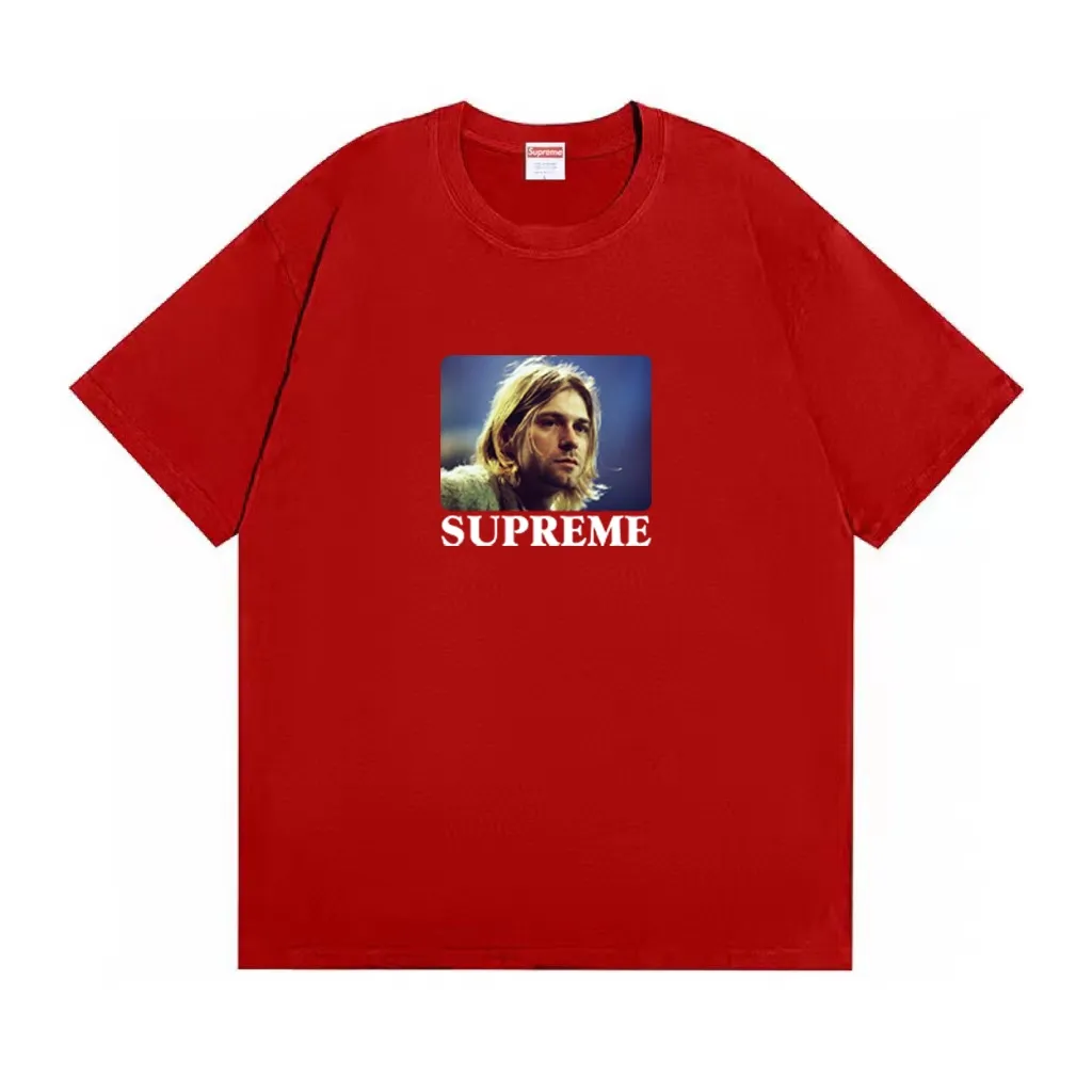 #S127 p110💰 Supreme SS23 Week1 KURTCOBAINTEE Kurt Cobain printing, loose version, using 260 grams of combed cotton double yarn, all three standards from fabrics to accessories, ZP, imported Matsui company slurry printing will never crack, the whole piece adopts three-needle five-thread technology (neckline-shoulder seam-sleeve seam double line, looks more three-dimensional and textured) consistent with the original version, classic version Feel free to compare zp. The whole piece adopts three-needle five-thread craftsmanship (neckline-shoulder seam-sleeve seam double thread, which looks more three-dimensional and textured). It has the same craftsmanship as the original original, classic version. Color: black, white, red, gray, light blue. Size: S M L XL XXL