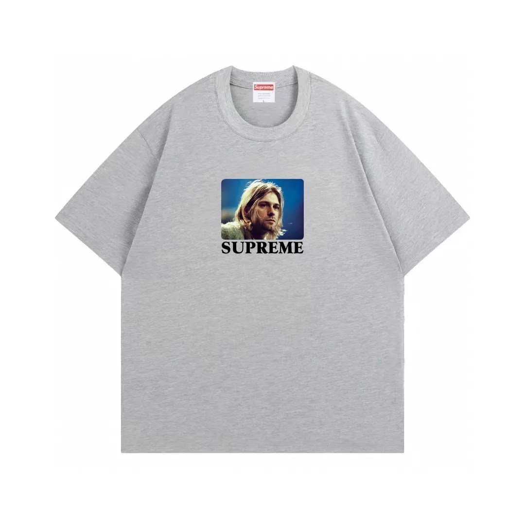 #S127 p110💰 Supreme SS23 Week1 KURTCOBAINTEE Kurt Cobain printing, loose version, using 260 grams of combed cotton double yarn, all three standards from fabrics to accessories, ZP, imported Matsui company slurry printing will never crack, the whole piece adopts three-needle five-thread technology (neckline-shoulder seam-sleeve seam double line, looks more three-dimensional and textured) consistent with the original version, classic version Feel free to compare zp. The whole piece adopts three-needle five-thread craftsmanship (neckline-shoulder seam-sleeve seam double thread, which looks more three-dimensional and textured). It has the same craftsmanship as the original original, classic version. Color: black, white, red, gray, light blue. Size: S M L XL XXL