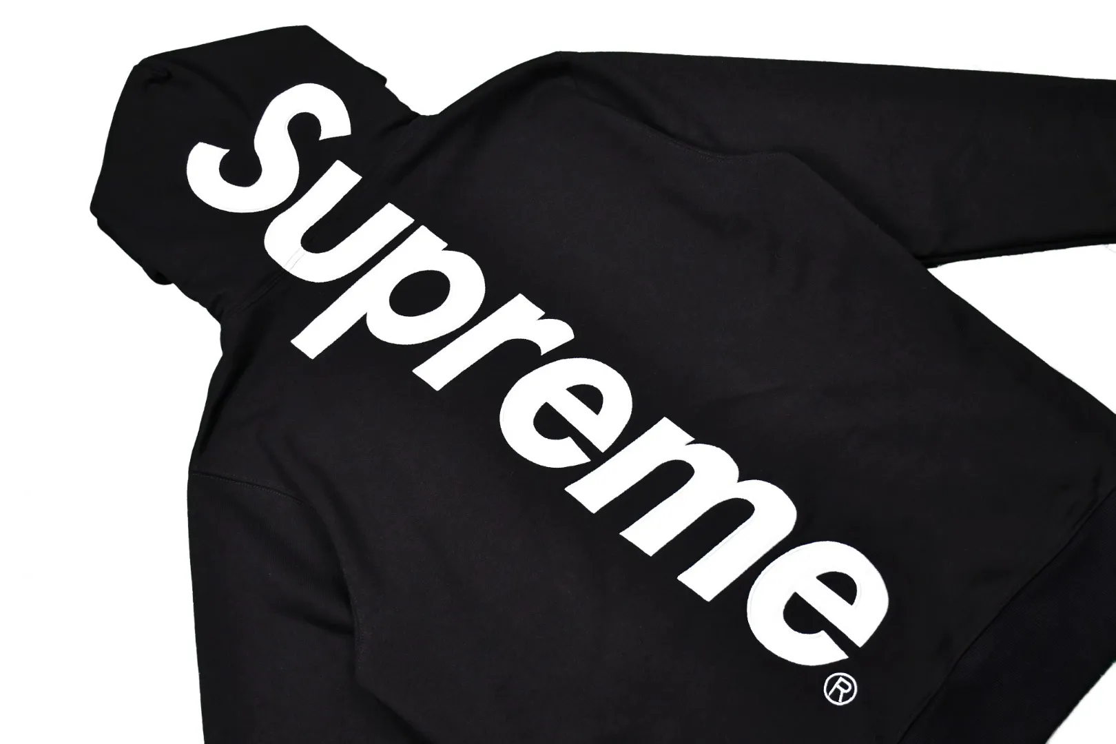 S504💰p330 Top version Supreme 22FW Satin Appliqué Hooded Sweatshirt with patch embroidery LOGO on the back. For those of us who focus on the top Supreme, this sweatshirt is naturally available. ZP purchase and pattern making operation 1. Fabric: ZP testing, custom weaving and dyeing, pure cotton 460G fleece main fabric 2. Technology: Large area embroidered letters on the back Imported Behringer embroidery machine work, exquisite and perfect presentation 3. Hem and cuffs: both use 520G non-elastic thread (low-end products use elastic thread, which causes the hem and cuffs to appear wavy) 4. Customized ZP main label/wash water label/tag/packaging bag (equipped with extra-large thickened handbag) Size: S~XL
