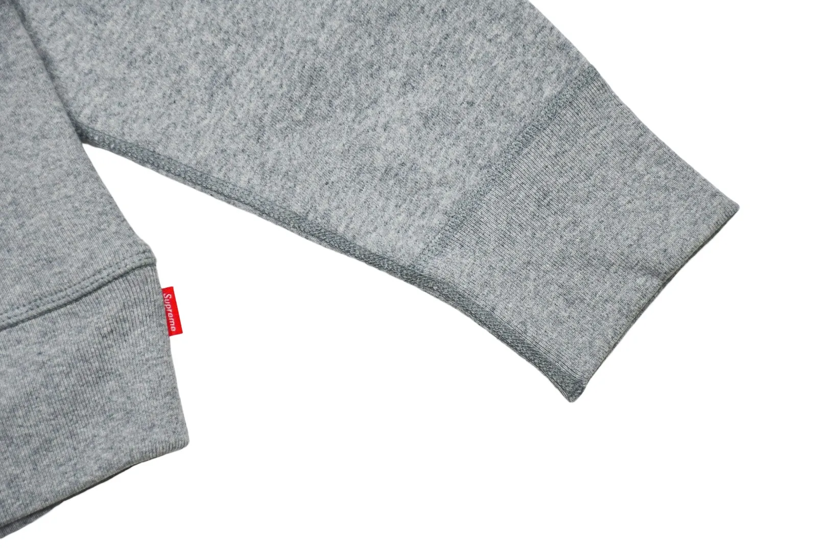 S454💰p320 Top version Supreme FW20 Week 15 Cross Box Logo Hooded Sweatshirt Cross embroidery hooded sweatshirt For those of us who focus on top Supreme, the cross sweatshirt is naturally available. ZP purchase and pattern making operation 1. Fabric: ZP testing, custom weaving and dyeing, pure cotton 460G plus velvet main fabric, horizontal cutting, side stitching 520G 2X2 thread 2. Embroidery: The embroidery equipment is operated by BEHRINGER BEKS-Y924 machine (a level higher than Tajima embroidery machine). The embroidery thickness, saturation and size are all consistent. 3. Sewing process: The whole garment adopts four-needle and six-thread boneless splicing technology in twelve places. Processed by a senior foreign trade factory (ordinary factories cannot do it). 4. Hem and cuffs: all use 520G inelastic thread. (Low-end products use elastic threads to cause the hem and cuffs to appear wavy) 5. Customized ZP main label/wash water label/hangtag/packaging bag (equipped with an extra-large thickened handbag) Size: S~XL