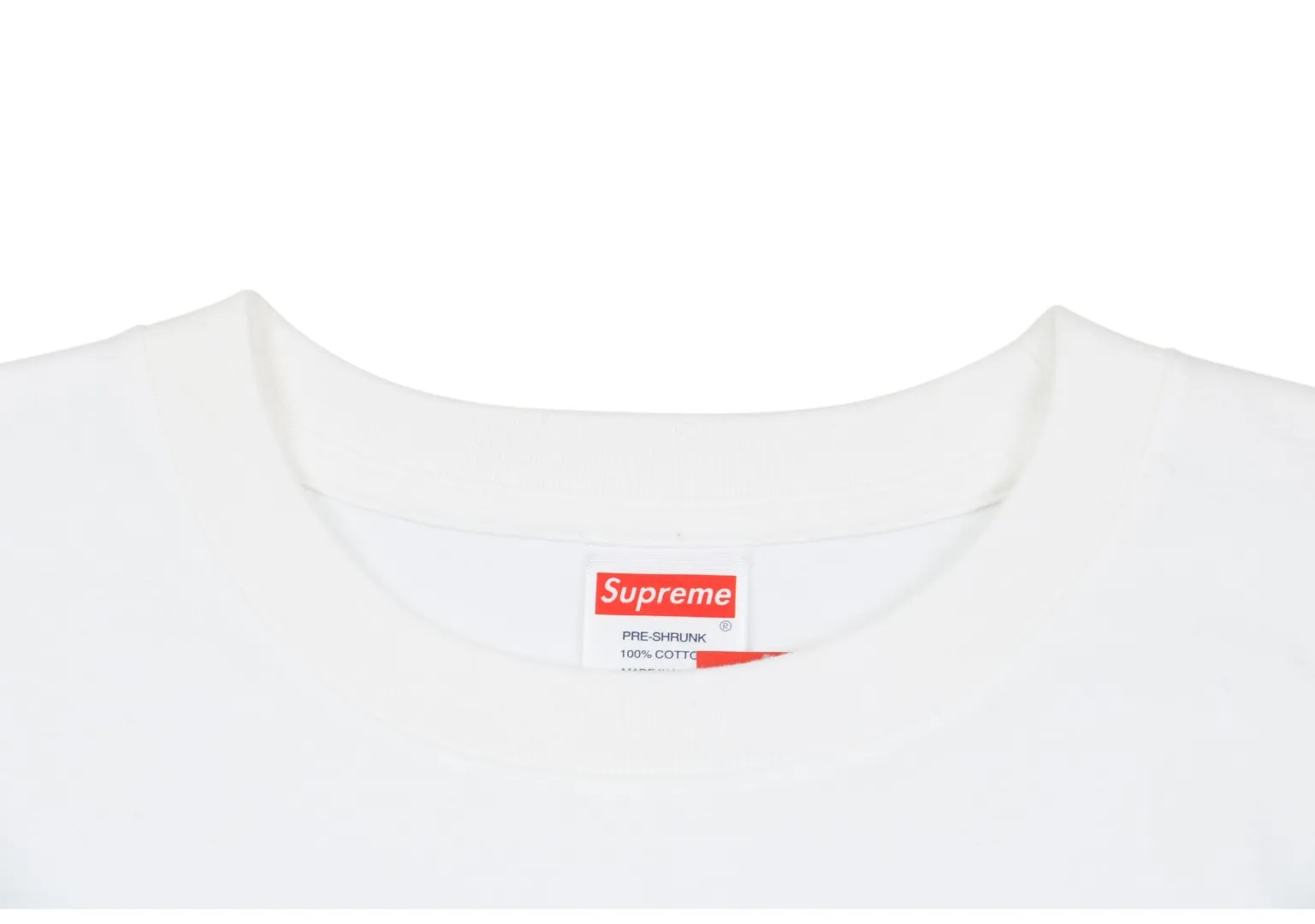 S46💰p130 Top version Supreme 20ss Week 9 Relief Box Logo Tee x Murakami Takashi joint short-sleeved T-shirt. For those of us who focus on top-level Sup products, this short-sleeved one is naturally available. It adopts cylindrical seamless technology (original technology, there are no seams on the side of the clothes, the key point of identification) The fabrics are all custom-woven and dyed, 280g weight, 100% cotton, cylindrical fabric. Cylindrical fabric is knitted fabric woven with a cylinder loom. The needles are distributed in a cylindrical shape on the fuselage. The gray fabric is a large cylinder that needs to be opened and shaped before it can be used further. There are no slits on the side of the clothes, so there is no washing label on the side of ordinary short-sleeves. There is only one collar label behind the neck. The printing is printed with thermosetting ink, also known as plastic. Ink, or self-adhesive ink, contains ingredients: mainly composed of polyvinyl chloride (PVC) and phthalates. PVC and phthalates, fixatives, stabilizers, and thickeners are mixed to form a thermal ink. Solid ink is not the digital direct printing advertised on the market. The printing texture of thermoset ink is something that digital direct printing cannot achieve. The collar label has a watermark anti-counterfeiting effect, a real anti-counterfeiting layer, a probability of passing the version, and a high probability of passing the original packaging picture. Size：S-XL