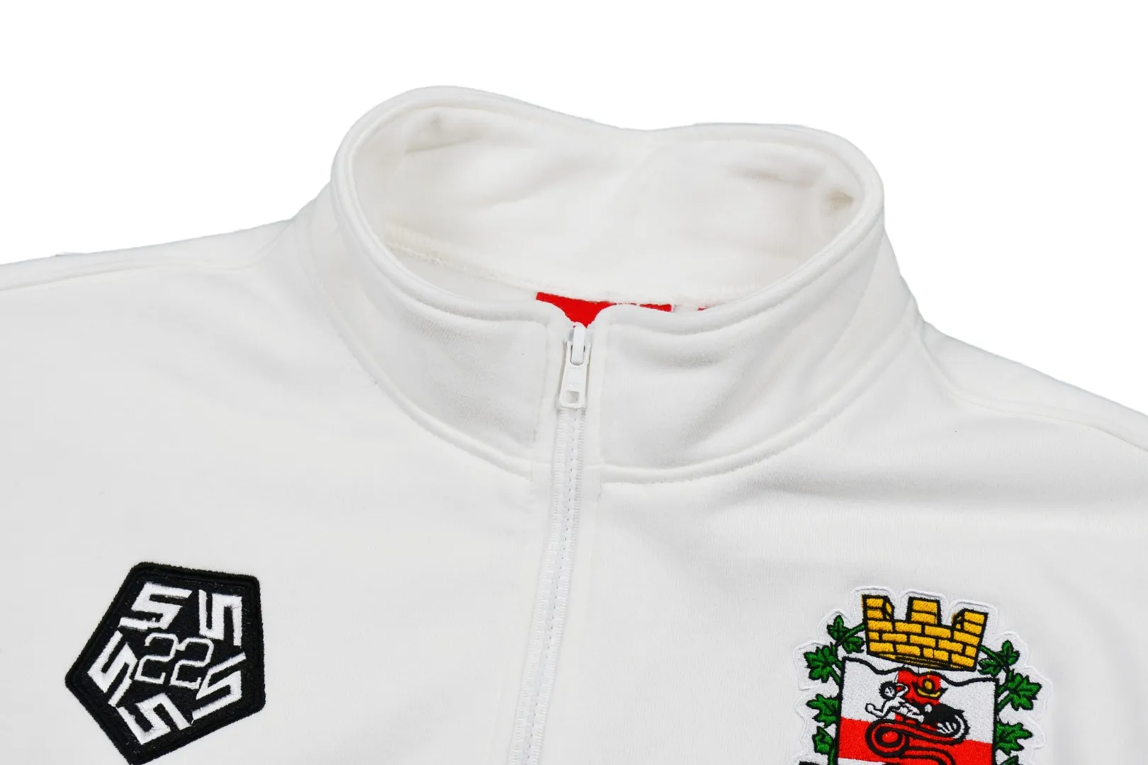 S500💰p410 Top version Supreme 22FW Milano Half Zip Pullover AC Milan limited half zipper pullover sweatshirt. For those of us who focus on top Supreme, this sweatshirt is naturally available at our fingertips. ZP purchase and pattern making operation 1. Fabric: According to ZP testing, custom-woven and dyed, pure cotton 460G fleece main fabric 2. Technology: extra custom-dyed machine patch, large area embroidered letters on the front Imported Behringer embroidery machine operation, exquisite and perfect presentation 3. Hem and cuffs: Customized color-blocking threads use 520G non-elastic threads (low-end products use elastic threads to cause the hem and cuffs to appear wavy) 4. Customized ZP YKK zipper/main label/wash label/tag/packing bag (equipped with extra-large thickened handbag) Size: S~XL