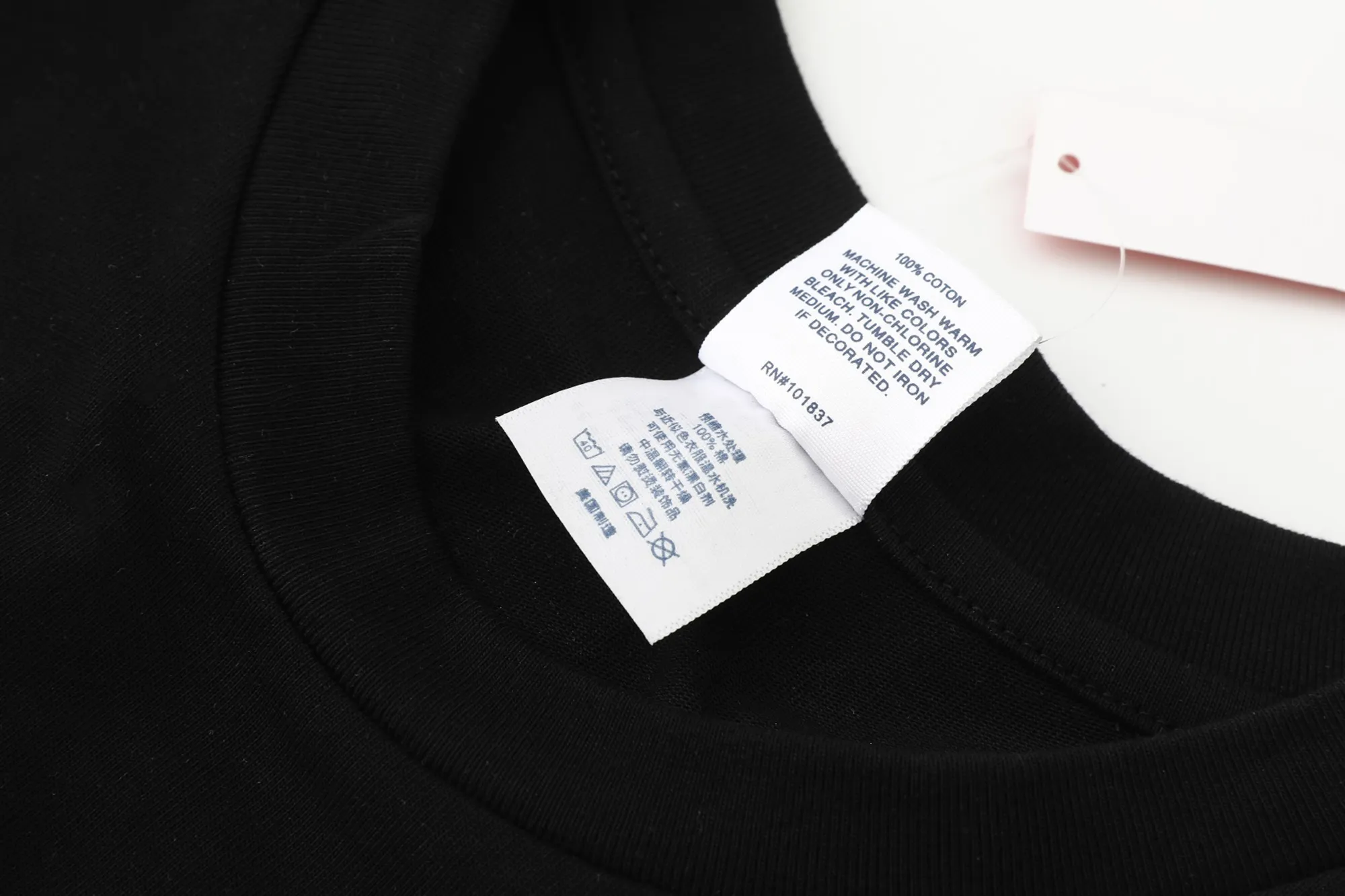 S626💰p270 Supreme x SPONGEBOB SQUAREPANTS Spongebob x CASTELLI joint model SS25 WEEK11 Racing L/S Tee SpongeBob SquarePants funny printed pattern round neck long-sleeved T-shirt Unisex 260g pure cotton material Super cute large print Very popular appearance Color: Black White Size: S M L XL (175 140 wear M) Length: 69 71 73 76 Bust: 114 118 122 126 Sleeve length: 62 63 64 65