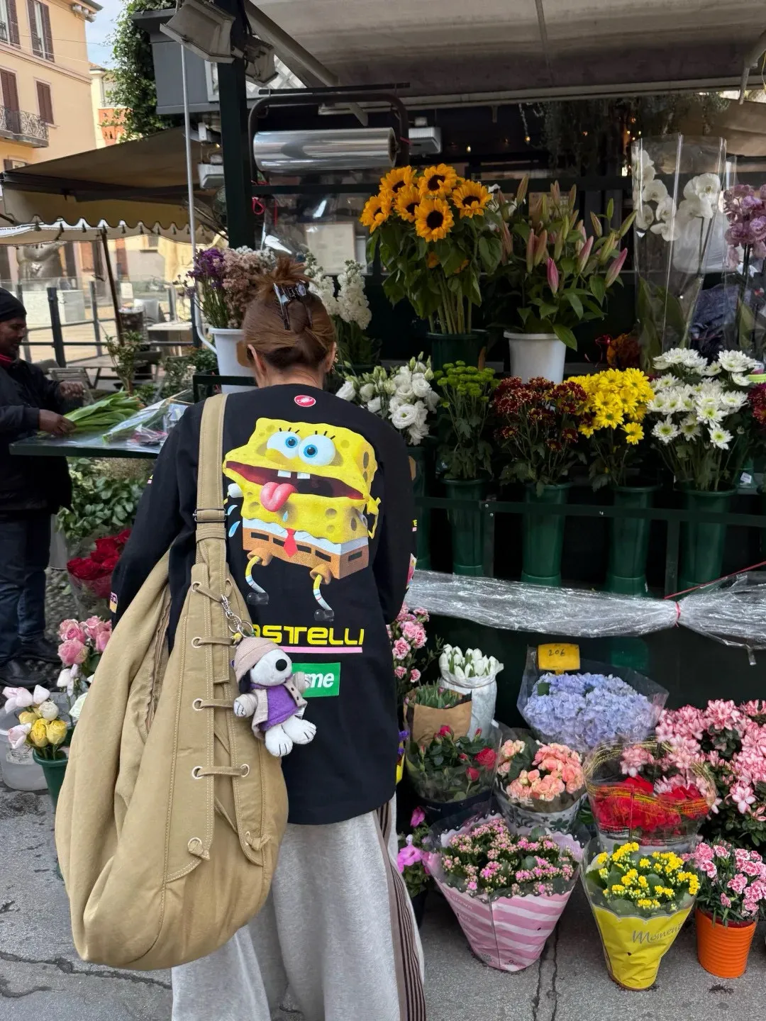 S626💰p270 Supreme x SPONGEBOB SQUAREPANTS Spongebob x CASTELLI joint model SS25 WEEK11 Racing L/S Tee SpongeBob SquarePants funny printed pattern round neck long-sleeved T-shirt Unisex 260g pure cotton material Super cute large print Very popular appearance Color: Black White Size: S M L XL (175 140 wear M) Length: 69 71 73 76 Bust: 114 118 122 126 Sleeve length: 62 63 64 65