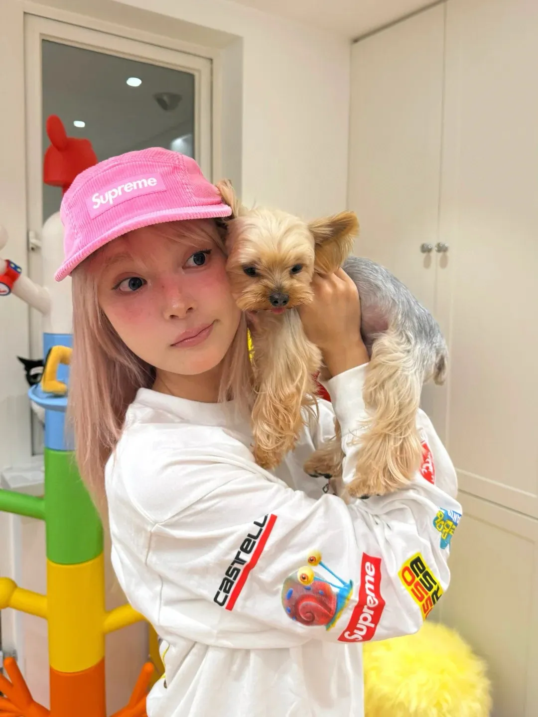 S626💰p270 Supreme x SPONGEBOB SQUAREPANTS Spongebob x CASTELLI joint model SS25 WEEK11 Racing L/S Tee SpongeBob SquarePants funny printed pattern round neck long-sleeved T-shirt Unisex 260g pure cotton material Super cute large print Very popular appearance Color: Black White Size: S M L XL (175 140 wear M) Length: 69 71 73 76 Bust: 114 118 122 126 Sleeve length: 62 63 64 65