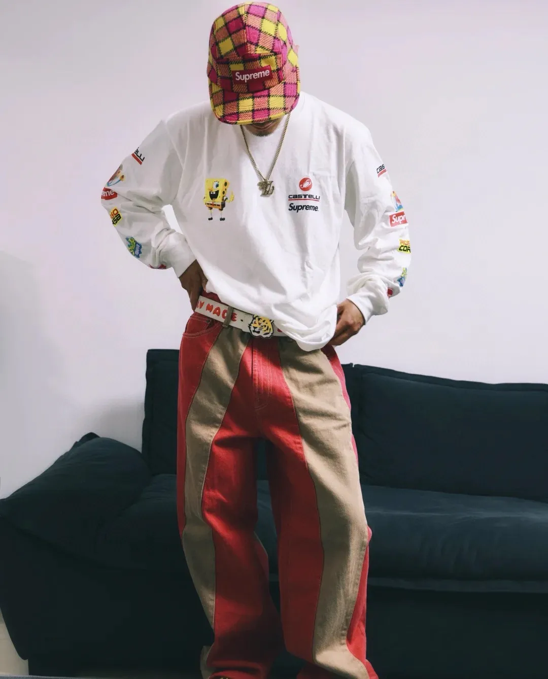 S626💰p270 Supreme x SPONGEBOB SQUAREPANTS Spongebob x CASTELLI joint model SS25 WEEK11 Racing L/S Tee SpongeBob SquarePants funny printed pattern round neck long-sleeved T-shirt Unisex 260g pure cotton material Super cute large print Very popular appearance Color: Black White Size: S M L XL (175 140 wear M) Length: 69 71 73 76 Bust: 114 118 122 126 Sleeve length: 62 63 64 65