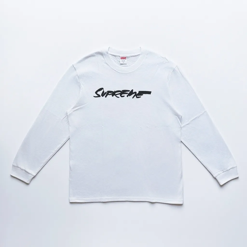 P140 Supreme Logo English letter printed round neck long-sleeved T-shirt, same style for men and women, using cylindrical seamless technology (original technology, there are no stitching bones on the side of the clothes, key points of identification) Fabric: All custom-woven and dyed, 280g weight, 100% cotton, cylindrical cloth, cylindrical cloth is knitted fabric woven with a cylinder loom, the needles are distributed in a cylindrical shape on the fuselage, the gray fabric is a large cylinder, it needs to be opened and shaped before further use That is, there are no slits on the sides of the clothes, and there is no washing label on the side of ordinary short-sleeved shirts. There is only one collar label behind the neck, so the shape is very correct and not easy to deform (color: black and white)
