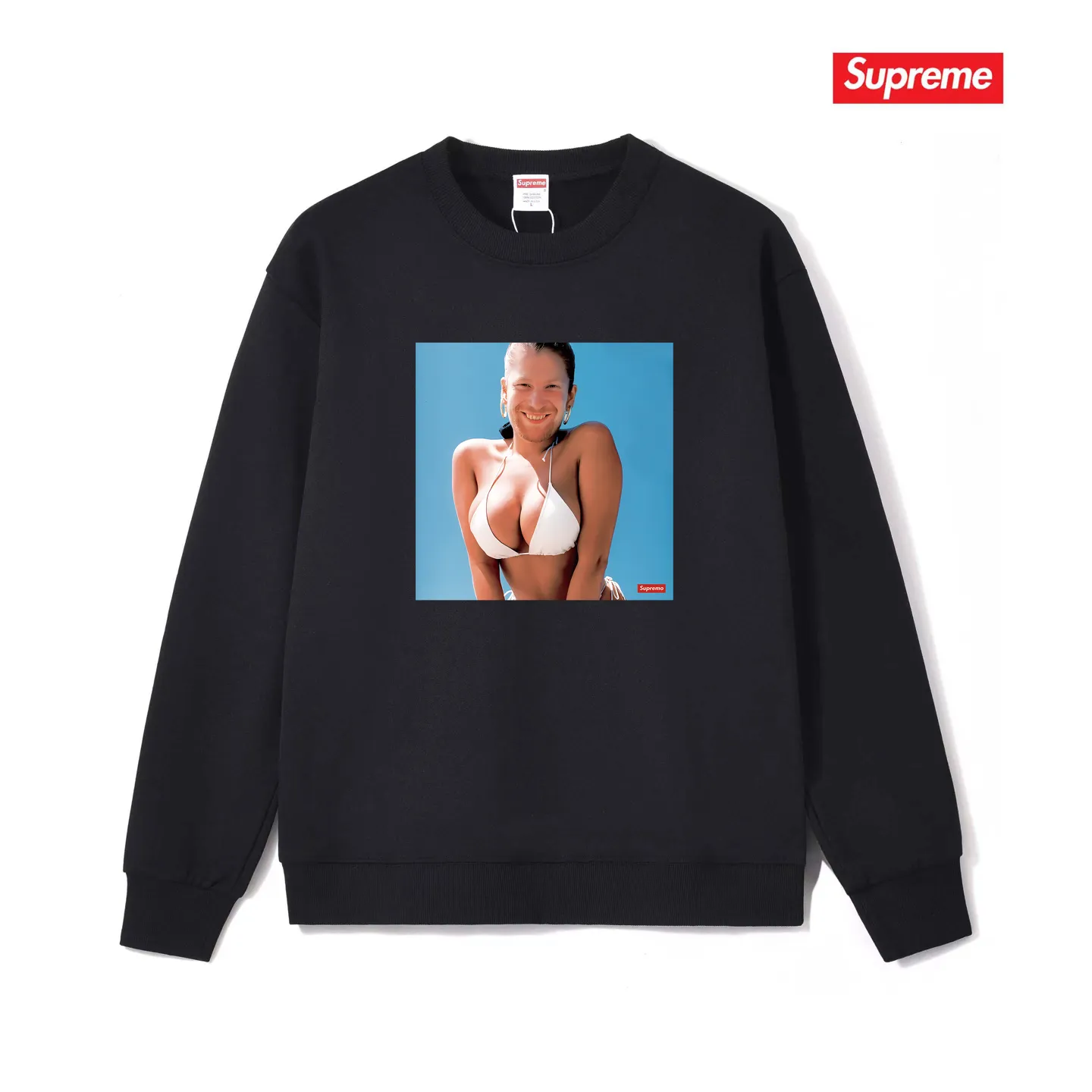 Style No. S1148 #terry p150💰 Velvet 160💰 Supreme 25SS Aphex Twin Tee Singer Bikini Album Round Neck Sweatshirt Made of 400 grams of large terry (drop shoulder large version) fabric, soft texture and no pilling Imported environmentally friendly printing glue The pattern is bright and three-dimensional Quality 💥Same style for men and women The upper body is trendy Color: Black White Gray Size: S M L XL XXL
