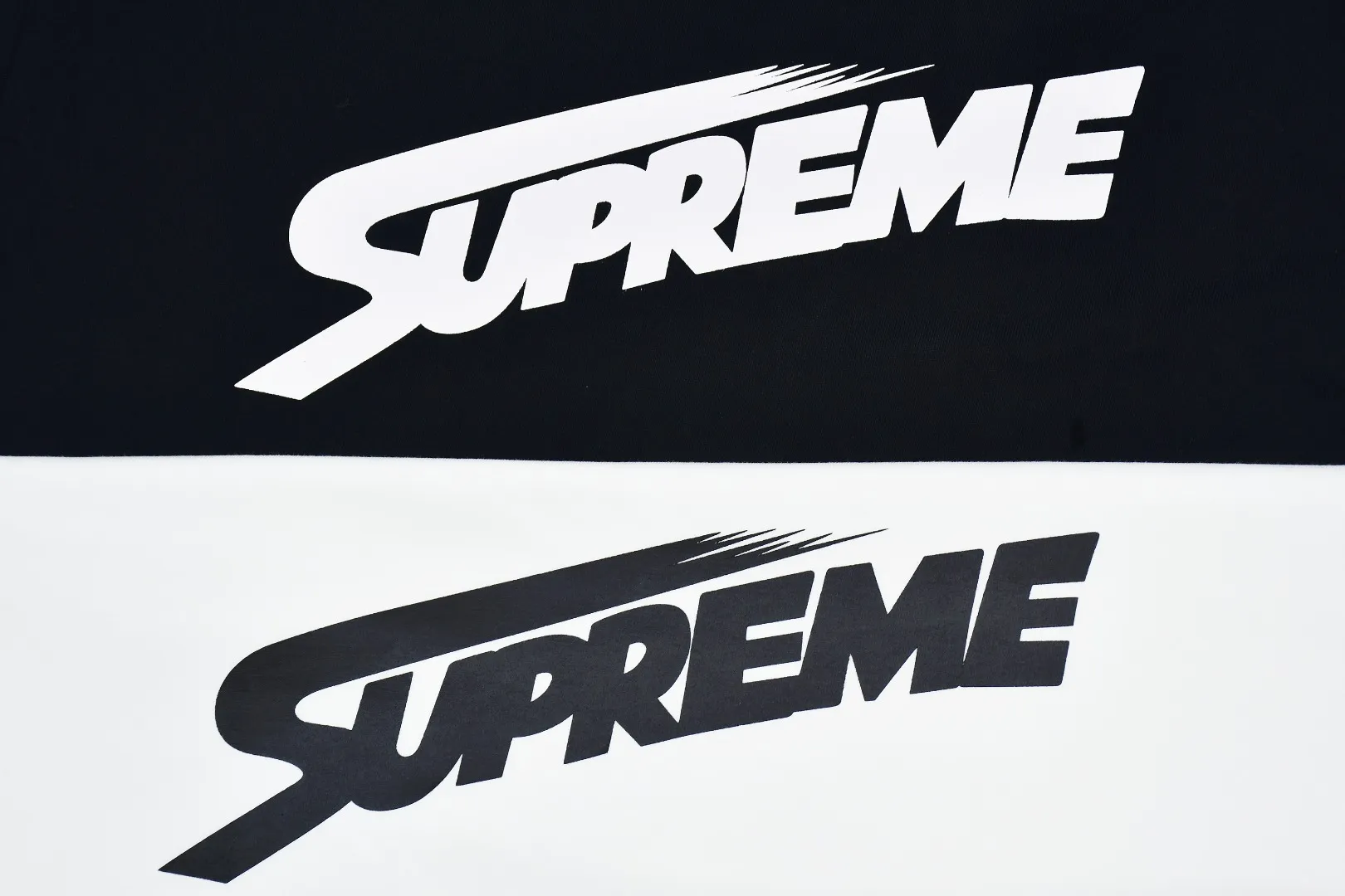 🅿️120 S141 Supreme 24ss Mont Blanc short-sleeved T-shirt. Refuse to look at pictures to make goods. Refuse to compare with wrong versions. Use cylinder seamless technology (original technology, there are no stitched bones on the side of the clothes, the key point of identification) The fabrics are all custom-woven and dyed, 280g weight, 100% cotton, cylindrical fabric. Cylindrical fabric is a knitted fabric woven with a cylinder loom. The needles are distributed in a cylindrical shape on the fuselage. The gray fabric is a large cylinder, which needs to be opened and shaped before it can be used further. There are no slits on the side of the clothes, so there is no washing label on the side of ordinary short-sleeves. There is only one collar label behind the neck. The printing uses thermosetting ink printing imported from Belgium (different from conventional thermal transfer printing), also known as plastic ink, or self-adhesive ink. Its ingredients are: mainly composed of polyvinyl chloride (PVC) and phthalates. PVC and phthalates, solid color The thermoset ink is composed of a mixture of agents, stabilizers, and thickeners. It is not the digital direct printing advertised on the market. The printing texture of thermoset ink cannot be achieved by digital direct printing. The collar label has a watermark anti-counterfeiting effect, a real anti-counterfeiting layer, a version with a high probability of passing the inspection, and a high probability of passing the original packaging picture. Size：S-XL