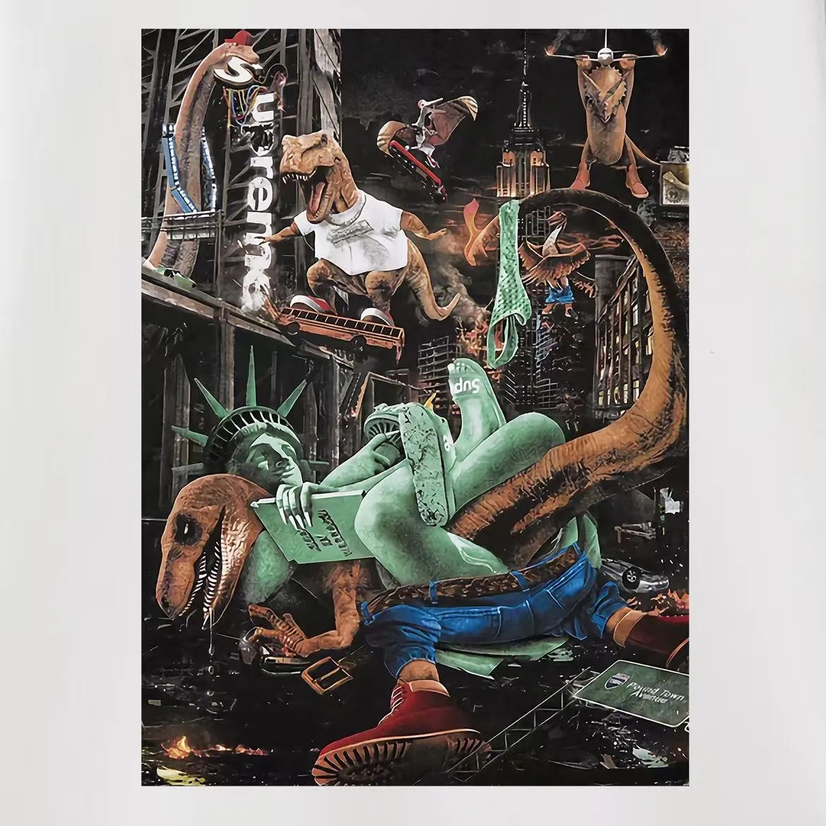 Style No. S2125 #terry P160💰 Velvet P170💰 Supreme 23SS T-REX TEE Tyrannosaurus City Battle Statue of Liberty Hooded sweatshirt Made of 400g large terry 430g silver fox velvet (drop shoulder large version) fabric, soft texture and no pilling Imported environmentally friendly printing glue The pattern is bright and three-dimensional Quality 💥Same style for men and women The upper body is trendy Color: black white Gray Size: S M L XL XXL