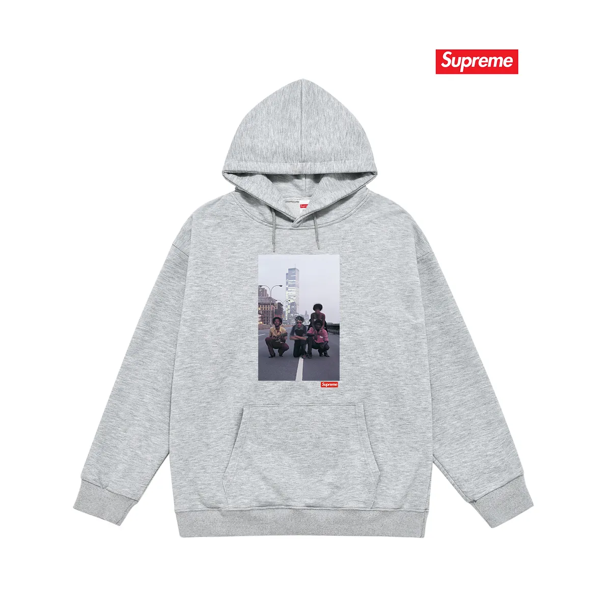 Style No. S2015 #terry P160💰 Velvet P170💰 Supreme Week 18 Augustus Pablo Tee reggae band character print hooded sweatshirt Made of 400g large terry 430g silver fox velvet (drop shoulder large version) fabric, soft texture and no pilling Imported environmentally friendly printing glue The pattern is bright and three-dimensional Quality 💥Same style for men and women The upper body is trendy Color: black white gray Size: S M L XL XXL