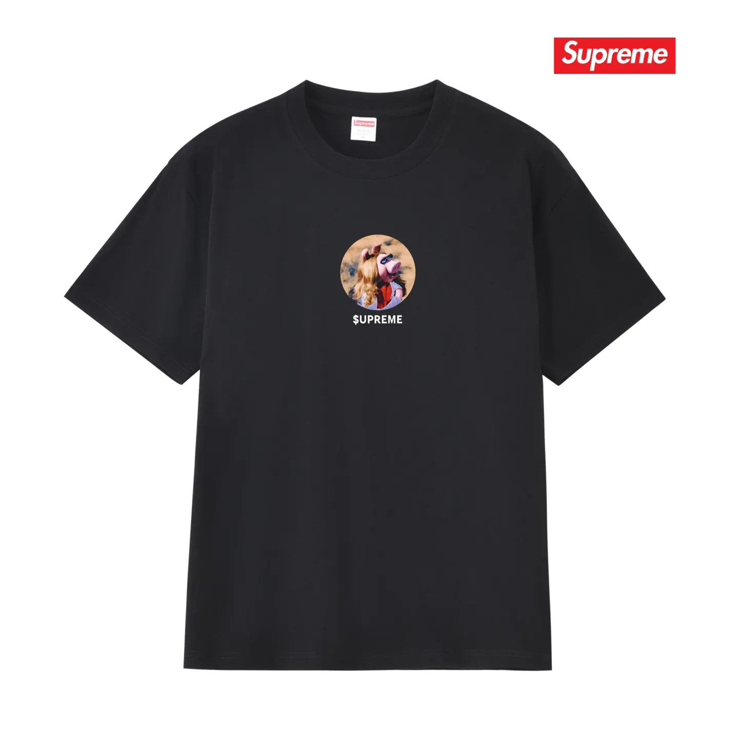 S259 P110💰 Supreme SS24 SS24 Summer T-shirt series WEEK19 MISS PIGGY TEE Miss Piggy printed pattern casual round neck short-sleeved American trendy T-shirt. Same style for men and women. Loose fit. Made of 260 grams of combed cotton double yarn. From fabrics to accessories, all three standards are complete and follow ZP. Imported Matsui Company slurry printing will never crack. The whole piece is made with a three-needle five-thread process. The neckline-shoulder seam-sleeve seam is double-lined, and it looks more three-dimensional and textured. The process is the same as the authentic original version. The classic version. Feel free to compare zp. The whole piece is made of a three-needle five-thread process. The neckline-shoulder seam-sleeve seam is double-threaded, which looks more three-dimensional and textured. The process is the same as the authentic original version. The classic version. Color: Black White Light Gray Pink Navy Size: S M L XL XXL