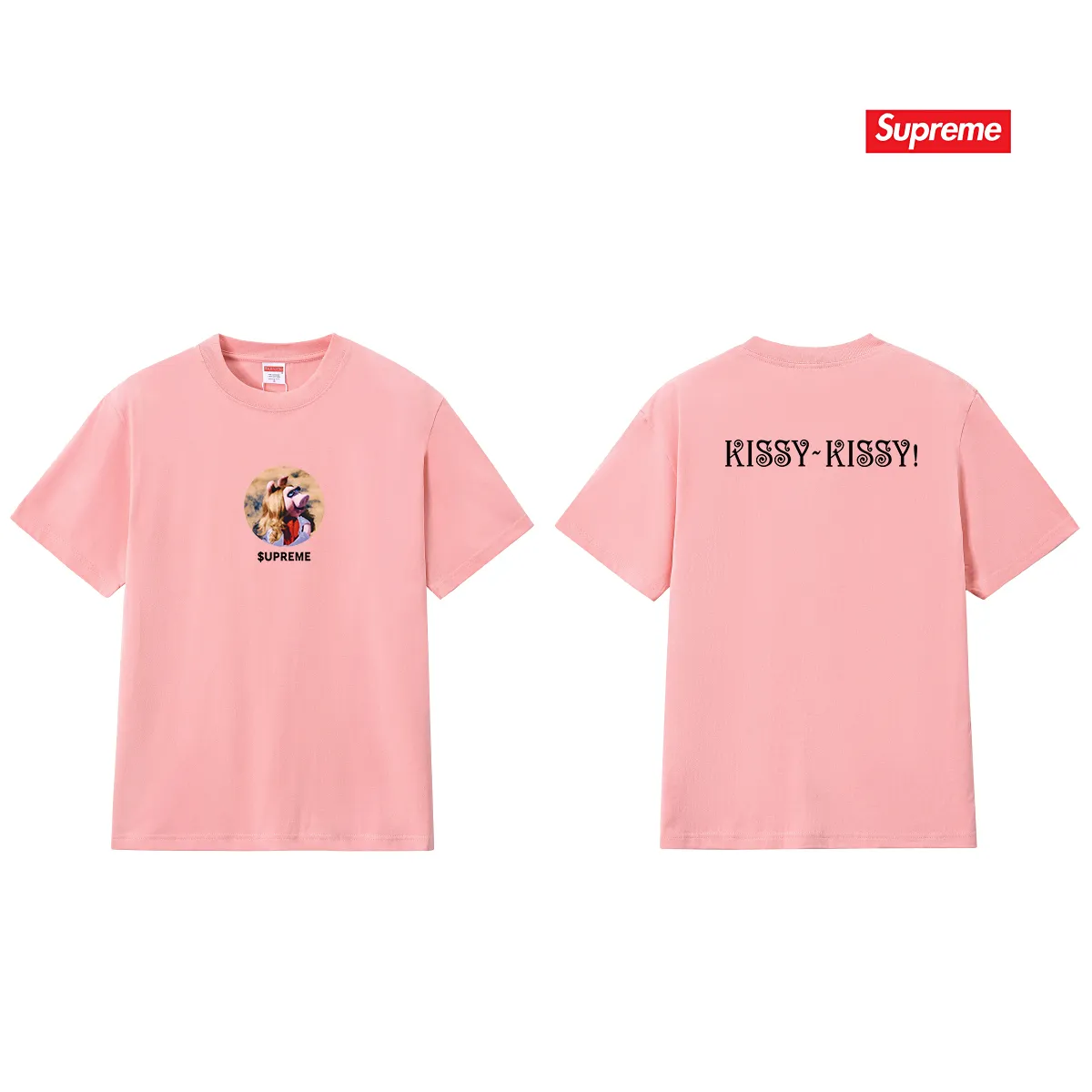 S259 P110💰 Supreme SS24 SS24 Summer T-shirt series WEEK19 MISS PIGGY TEE Miss Piggy printed pattern casual round neck short-sleeved American trendy T-shirt. Same style for men and women. Loose fit. Made of 260 grams of combed cotton double yarn. From fabrics to accessories, all three standards are complete and follow ZP. Imported Matsui Company slurry printing will never crack. The whole piece is made with a three-needle five-thread process. The neckline-shoulder seam-sleeve seam is double-lined, and it looks more three-dimensional and textured. The process is the same as the authentic original version. The classic version. Feel free to compare zp. The whole piece is made of a three-needle five-thread process. The neckline-shoulder seam-sleeve seam is double-threaded, which looks more three-dimensional and textured. The process is the same as the authentic original version. The classic version. Color: Black White Light Gray Pink Navy Size: S M L XL XXL