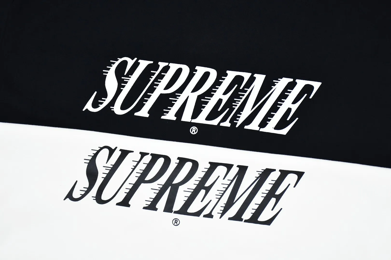 🅿️120 S107 Supreme 22FW Slap Shot Tee Capital letters logo short-sleeved T-shirt. Refuse to look at pictures to make products. Refuse to compare wrong versions. Use cylinder seamless technology (original technology, there are no stitched bones on the side of the clothes, key points of identification) The fabrics are all custom-woven and dyed, 280g weight, 100% cotton, cylindrical fabric. Cylindrical fabric is a knitted fabric woven with a cylinder loom. The needles are distributed in a cylindrical shape on the fuselage. The gray fabric is a large cylinder, which needs to be opened and shaped before it can be used further. There are no slits on the side of the clothes, so there is no washing label on the side of ordinary short-sleeves. There is only one collar label behind the neck. The printing uses thermosetting ink printing imported from Belgium, also known as plastic ink, or self-adhesive ink. Its ingredients are: mainly composed of polyvinyl chloride (PVC) and phthalates, including PVC and phthalates, color fixing agents, and stabilizers. The thermosetting ink is composed of a mixture of agents and thickeners, which is not the digital direct printing advertised on the market. The printing texture of thermosetting ink is unachievable by digital direct printing. The collar label has a watermark anti-counterfeiting effect, a real anti-counterfeiting layer, a version with a high probability of passing the inspection, and the original packaging picture has a high probability of passing the test. Size：S-XL