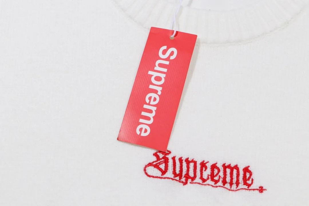 P300 Supreme new embroidered letter logo round neck wool knitted sweater Color: White Black Blue Pink Size: S M L XL XXL