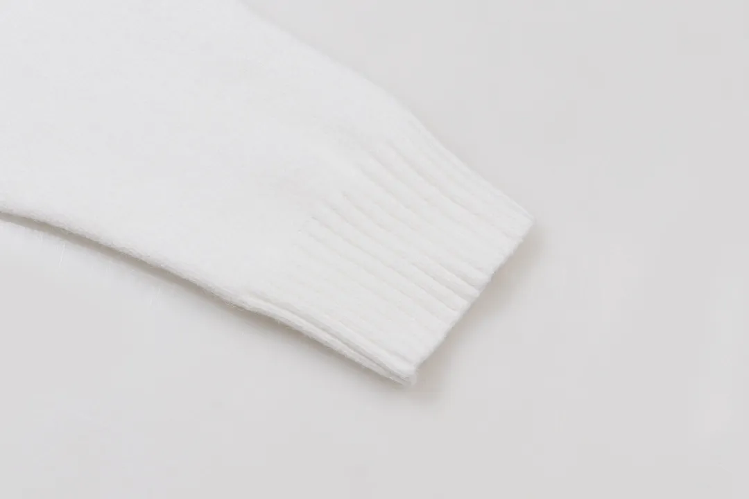P300 Supreme new embroidered letter logo round neck wool knitted sweater Color: White Black Blue Pink Size: S M L XL XXL