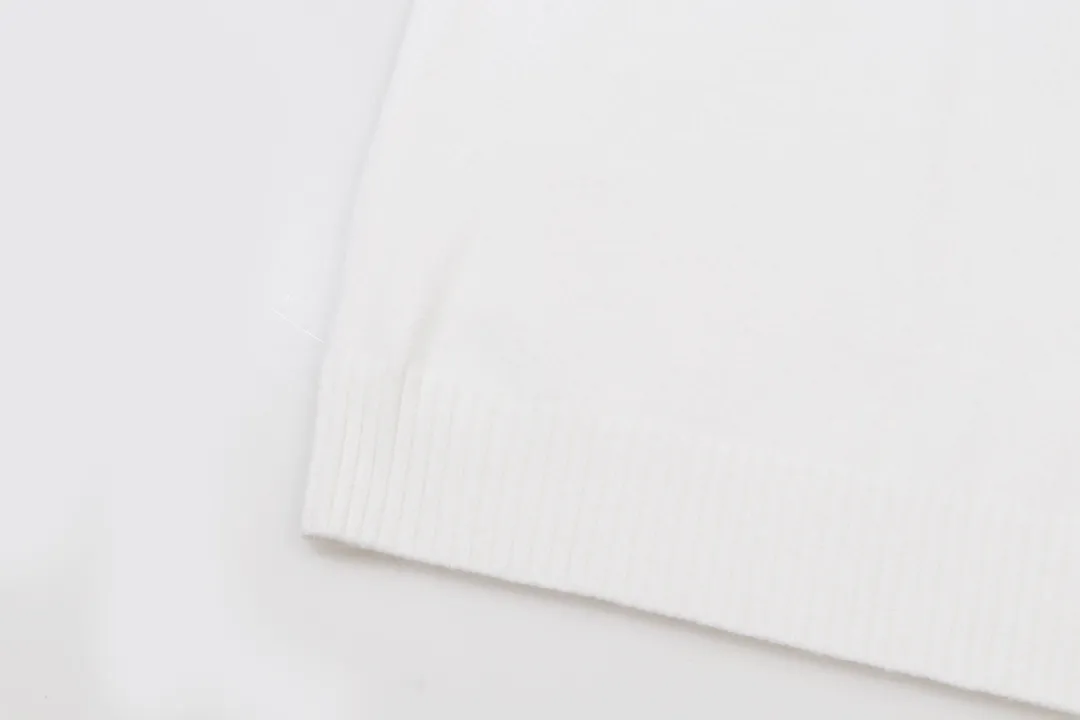 P300 Supreme new embroidered letter logo round neck wool knitted sweater Color: White Black Blue Pink Size: S M L XL XXL