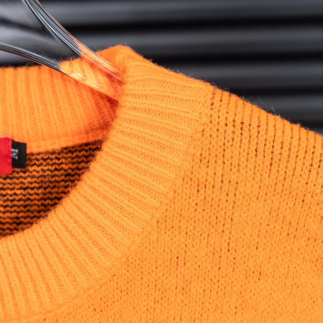 P290 Style: superme trendy cursive embroidered knitted sweater Size: S-XXL Fabric: Wool blend Accessories: Full set of customized original accessories