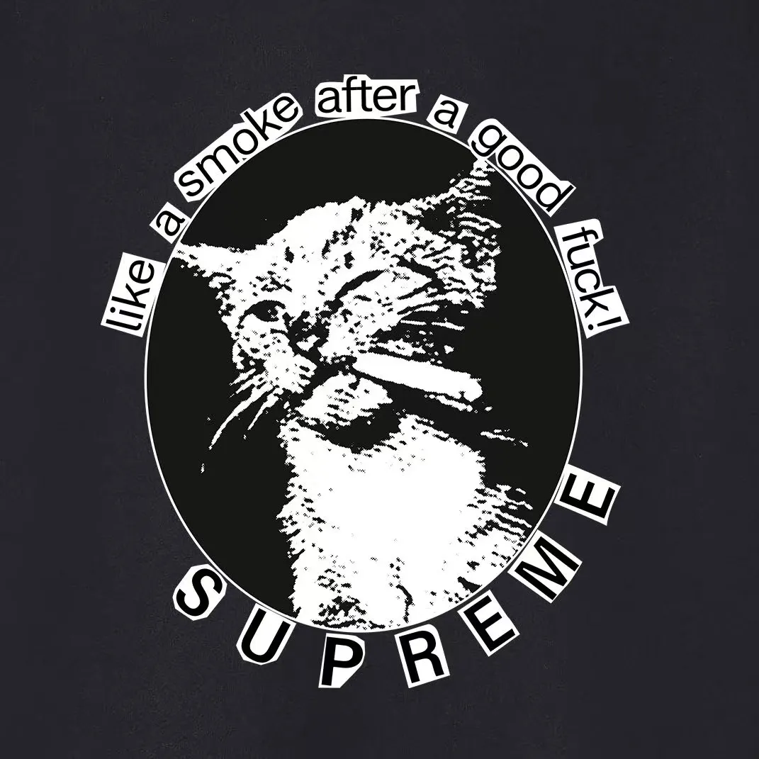 Style No. S1158 #terry p150💰 Plush 160💰 Sup 76SS Smoke Cute kitten smoking pattern round neck sweatshirt Made of 400g large terry (drop shoulder large version) fabric, soft texture and no pilling Imported environmentally friendly printing glue The pattern is bright and three-dimensional Quality💥Male and female style The upper body is trendy Color: black white gray Size: S M L XL XXL
