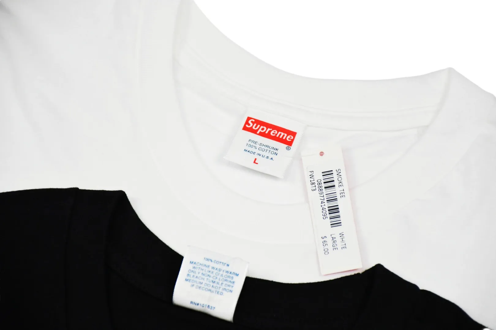 S96💰p130 top version Supreme 19FW Smoke Tee season opening smoke logo short-sleeved T-shirt 1. The fabrics are all custom-woven and dyed 280g weight 100% cotton cylindrical cloth Cylindrical fabric is a knitted fabric woven by a cylinder loom. The needles are distributed in a cylindrical shape on the fuselage. The gray fabric is a large cylinder that needs to be opened and shaped before it can be used further. That is, there are no slits on the sides of the clothes, so there are no wash labels on the sides of ordinary short-sleeves. There is only a collar label behind the neck. 2. The printing uses digital direct injection technology to assist the screen printing screen, thermosetting ink imported from Belgium, and Cunard fully automatic elliptical heating integrated printing machine , the white paste base is passed through 4 layers of color screen printing with digital direct printing, and the integrated printing edge has no jagged edges. 3. The collar label has a watermark anti-counterfeiting effect and a real anti-counterfeiting layer. The version has a high probability of passing. The original packaging picture has a high probability of passing. 4. Comes with an original handbag. 5. All details are synchronized with ZP, which is an instant hit on the market. Destroy the world. Size: S-XL