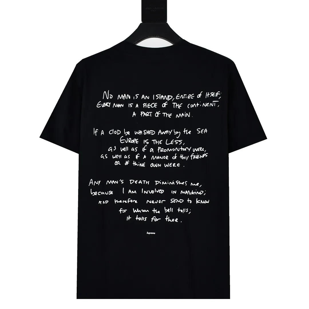 🅿️130 S146 top version Supreme x Corteiz Alcatraz joint model FW23 RULE THE WORLD Alcatraz printed short-sleeved T-shirt. Refuse to look at pictures to make goods. Refuse to compare wrong versions. Use cylindrical seamless technology (original technology. There are no stitched bones on the side of the clothes. Key points of identification) The fabrics are all custom-woven and dyed, 280g weight, 100% cotton, cylindrical fabric. Cylindrical fabric is a knitted fabric woven with a cylinder loom. The needles are distributed in a cylindrical shape on the fuselage. The gray fabric is a large cylinder, which needs to be opened and shaped before it can be used further. There are no slits on the side of the clothes, so there is no washing label on the side of ordinary short-sleeves. There is only one collar label behind the neck. The printing uses thermosetting ink printing imported from Belgium (different from conventional thermal transfer printing), also known as plastic ink, or self-adhesive ink. Its ingredients are: mainly composed of polyvinyl chloride (PVC) and phthalates. PVC and phthalates, solid color The thermoset ink is composed of a mixture of agents, stabilizers, and thickeners. It is not the digital direct printing advertised on the market. The printing texture of thermoset ink cannot be achieved by digital direct printing. The collar label has a watermark anti-counterfeiting effect, a real anti-counterfeiting layer, a version with a high probability of passing the inspection, and a high probability of passing the original packaging picture. Size：S-XL