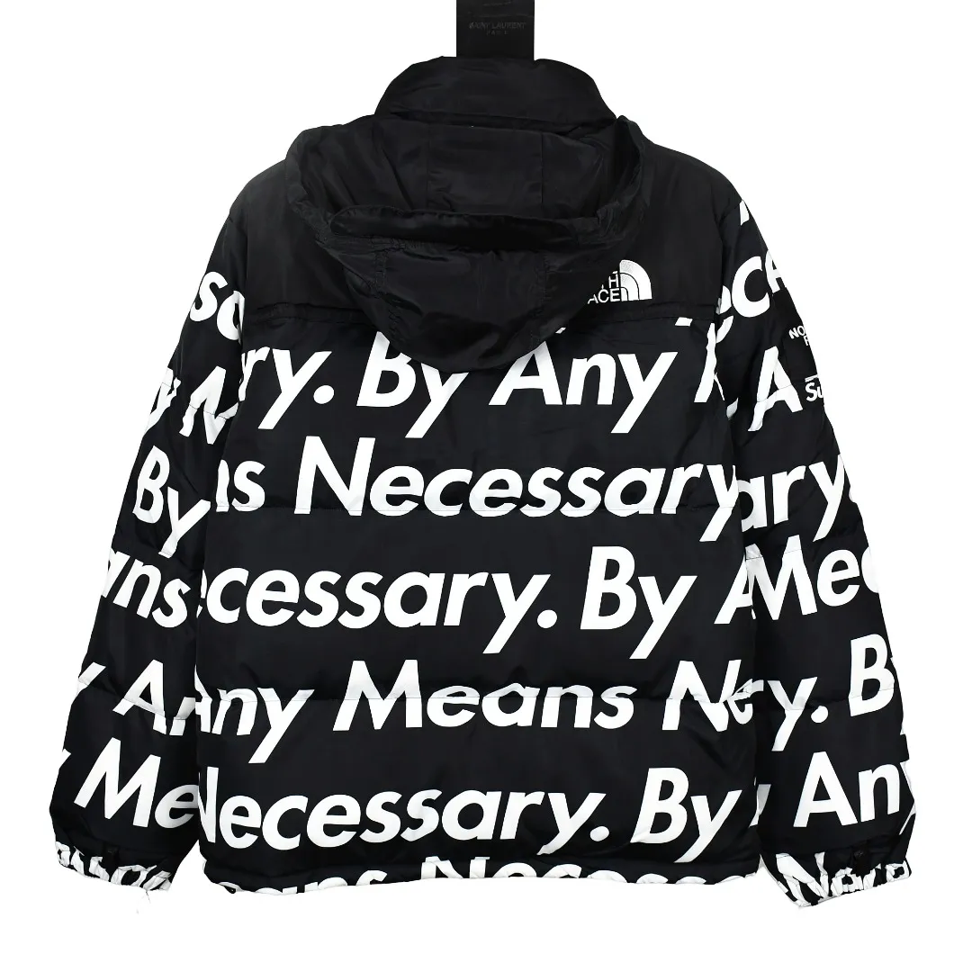 MX25💰355 MAX/Top version Exclusive quality on the entire network ZP player designated version Supreme Embroidery and knitting use high-density embroidery with machines imported from factories that cooperate with TNF to ensure the neatness, density, saturation and overall three-dimensional effect of the embroidery. 700 word embroidery on the right cuff. There is no stitching. Printing. The splicing gap between the positioning of the first row of letters on the chest and the upper black is fixed. The upper and lower error of the ZP ranking does not exceed 1CM. The position difference of each piece will not exceed 1CM. The letters in the pocket position ZP and the clothes are connected and can be matched. The letter zippers on the placket of clothes can be connected when pulled up. Those with misaligned letters that cannot be connected when pulled up are all wrong versions. Each correct piece requires workers to manually cut and align it. Authentic and distressed YKK zippers. The main zipper has VISION engraving on the plastic zipper puller and the words THE NORTH FACE. Size: S-XL