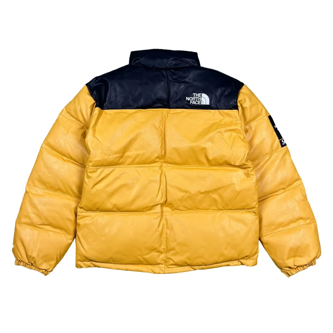 MX21# Down Jacket 💰p630 Top version Exclusive correct leather Supreme x The North Face 17fw Leather Nuptse Jacket North Face Leather Down Jacket Original consistent leather texture 32 pieces of patchwork leather stitching throughout the body White duck down filling makes every piece of leather look very full but very light on the upper body Windproof and waterproof The upper body is full of texture and perfectly solves the problem of down jacket cleaning The sleeves have the same 5 sections as the original version, the hanging buttons are NEVER STOP EXPLORING webbing, top-quality Behringer embroidery, and the hardware accessories are No. 5 + No. 3 YKK zippers, which are consistent with the original version. Color: black/yellow Size: S~XXL