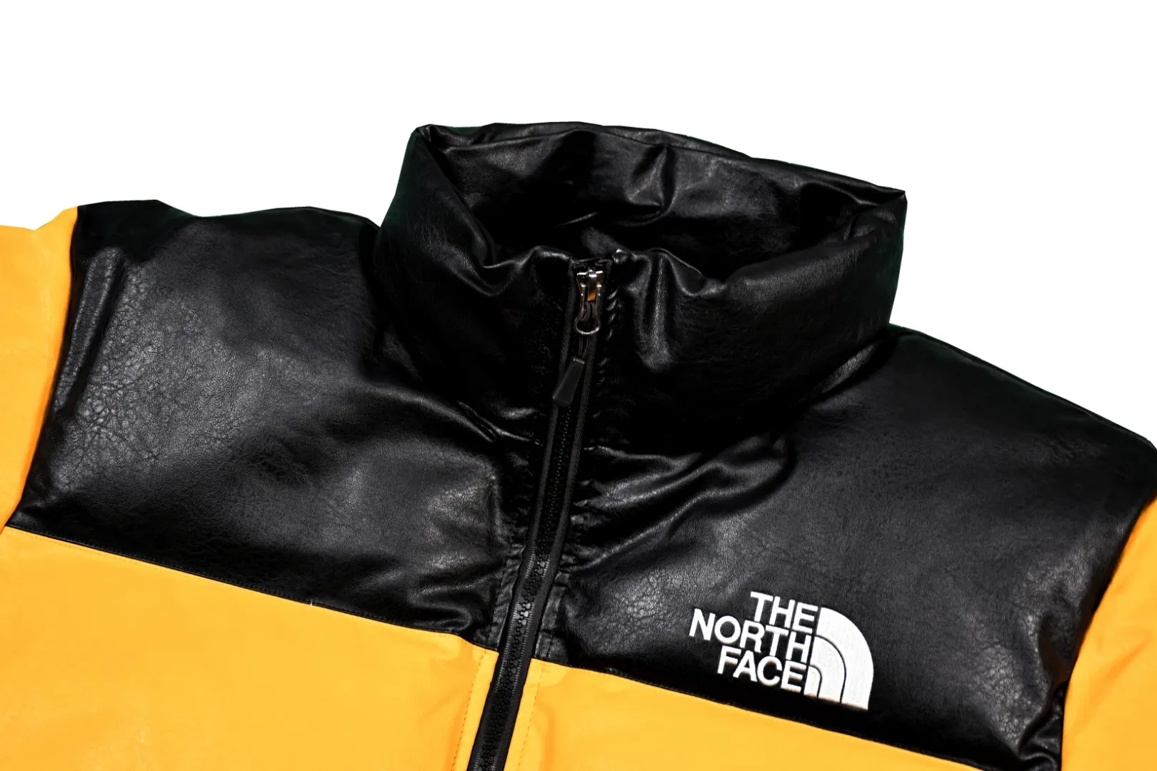 MX21# Down Jacket 💰p630 Top version Exclusive correct leather Supreme x The North Face 17fw Leather Nuptse Jacket North Face Leather Down Jacket Original consistent leather texture 32 pieces of patchwork leather stitching throughout the body White duck down filling makes every piece of leather look very full but very light on the upper body Windproof and waterproof The upper body is full of texture and perfectly solves the problem of down jacket cleaning The sleeves have the same 5 sections as the original version, the hanging buttons are NEVER STOP EXPLORING webbing, top-quality Behringer embroidery, and the hardware accessories are No. 5 + No. 3 YKK zippers, which are consistent with the original version. Color: black/yellow Size: S~XXL