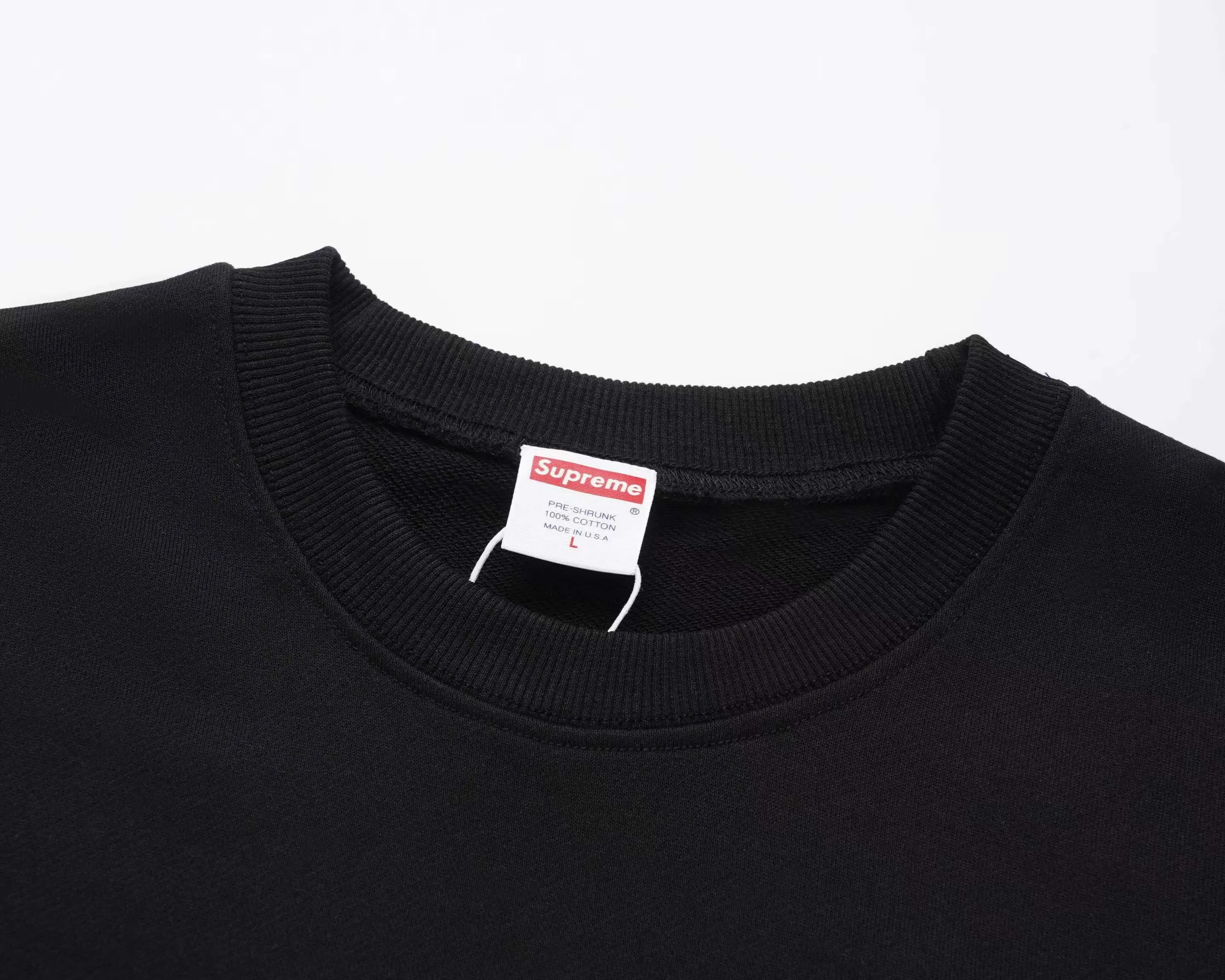 Style No. S1003 #terry p150💰 Velvet 160💰 Balenciaga co-branded supreme round neck sweatshirt. Made of 400 grams of large terry (drop shoulder large version) fabric. The texture is soft and non-pilling. Imported environmentally friendly printing glue. The pattern is bright and three-dimensional. Quality💥Same style for men and women. The upper body is trendy. Color: black Size: S M L XL XXL