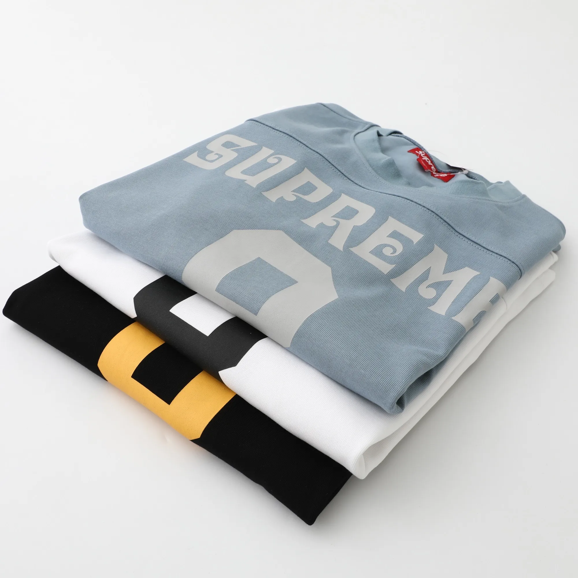 S624💰P230 SUPREME SS25 AFFILIATED L/S FOOTBALL TOP American size 8 Sanskrit font long-sleeved T-shirt Original quality, consistent details, knitted fabric, non-cotton fabric, good feel Color: black white Size: S M L XL (172 120 wear S) S Bust 55 Length 66 Shoulder width 47 Sleeve length 57 M Chest 57 Dress length 68 Shoulder width 48 Sleeve length 58 L Chest 59 Dress length 70 Shoulder width 49 Sleeve length 59 XL Chest 62 Dress length 72 Shoulder width 50 Sleeve length 60